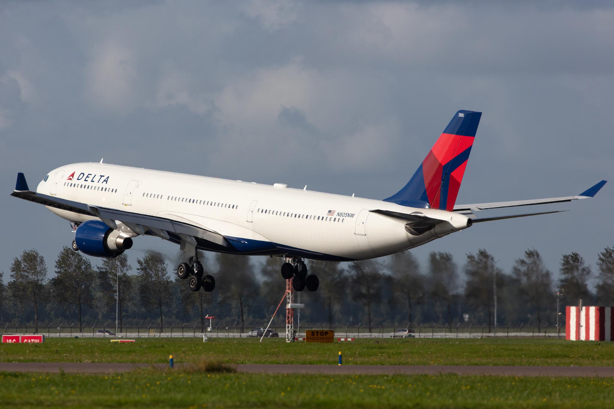 Amsterdam Airport Schiphol: Delta Air Lines (DL / DAL) |  Airbus A330-323 A333 | N805NW | MSN 0552
