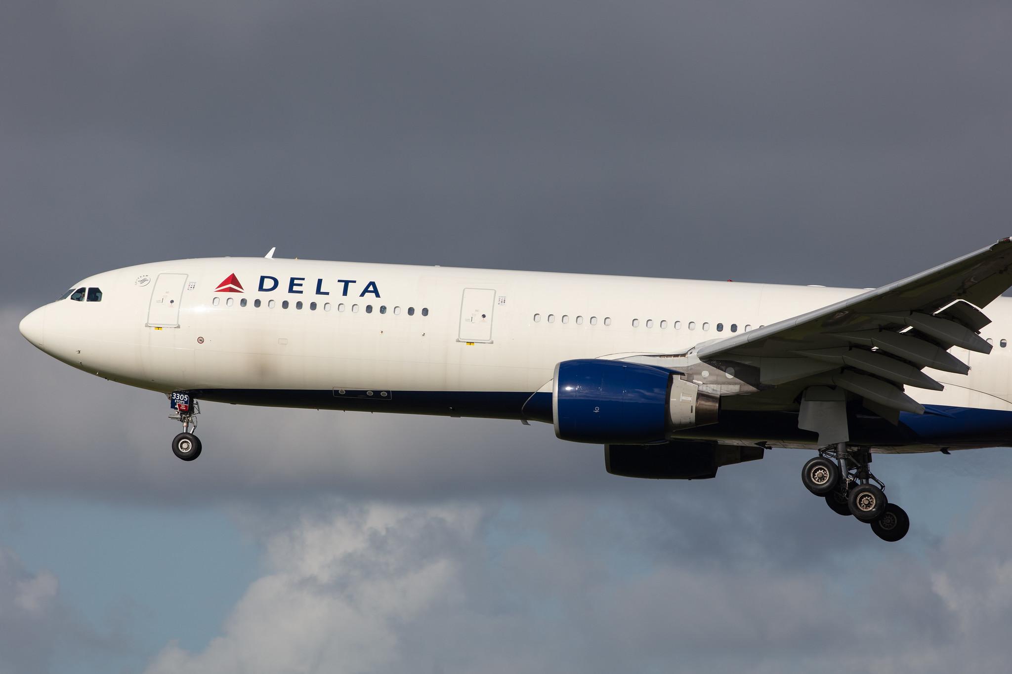 Amsterdam Airport Schiphol: Delta Air Lines (DL / DAL) |  Airbus A330-323 A333 | N805NW | MSN 0552