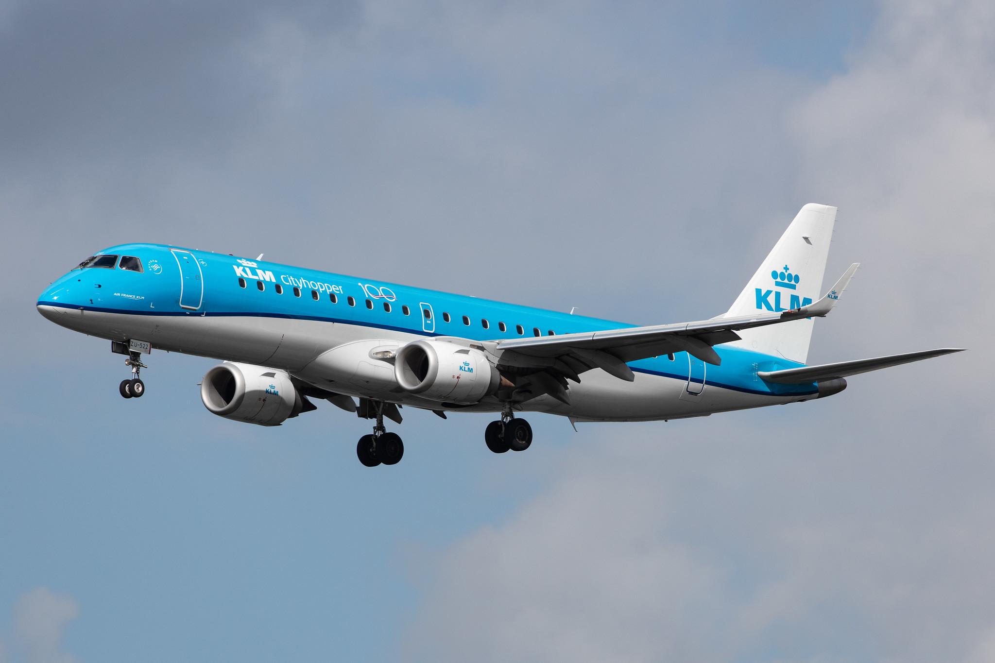 Amsterdam Airport Schiphol: KLM (KL / KLM) | Operator: KLM Cityhopper |  Embraer E190STD E190 | PH-EZU | MSN 19000522