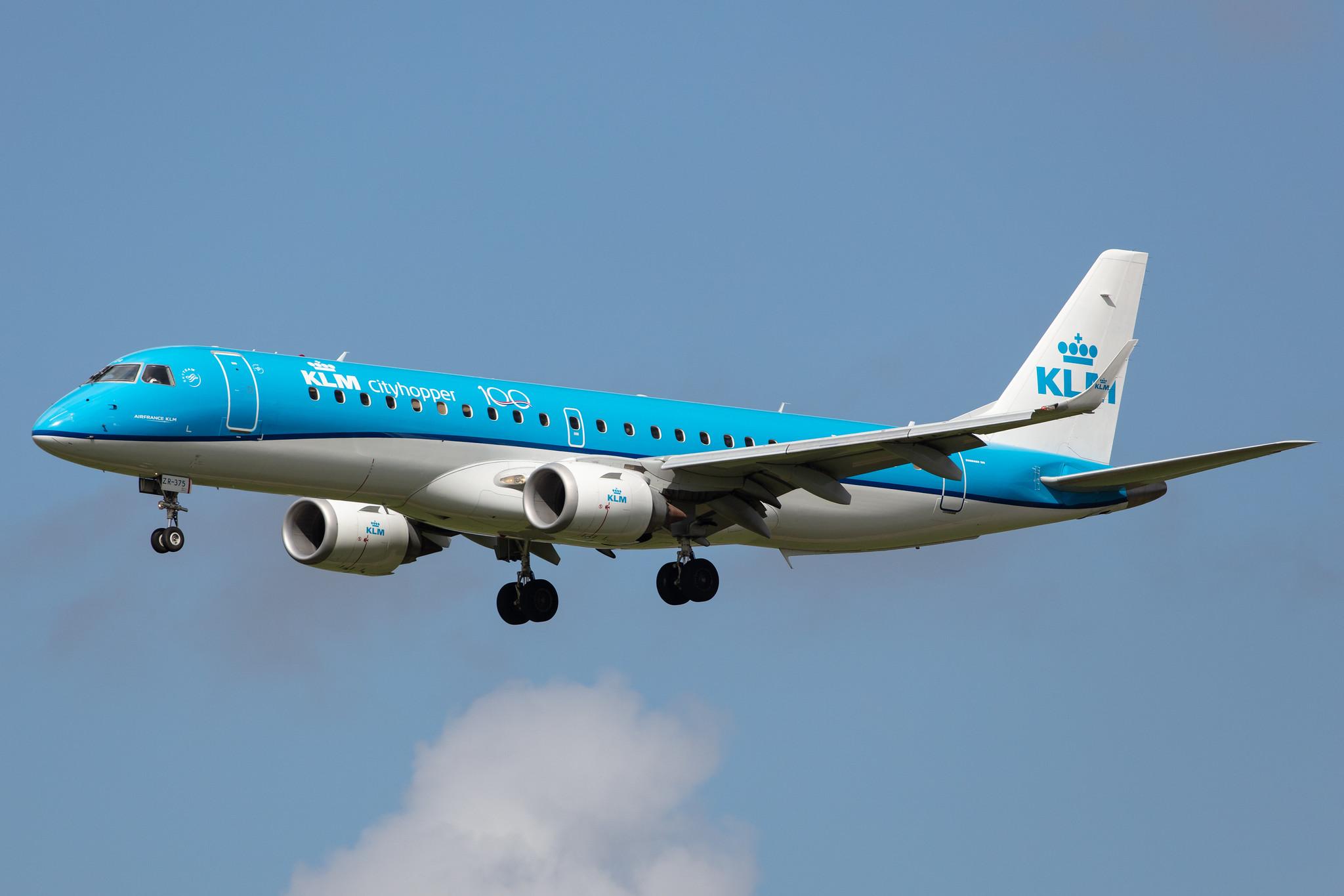Amsterdam Airport Schiphol: KLM (KL / KLM) | Operator: KLM Cityhopper |  Embraer E190STD E190 | PH-EZR | MSN 19000375