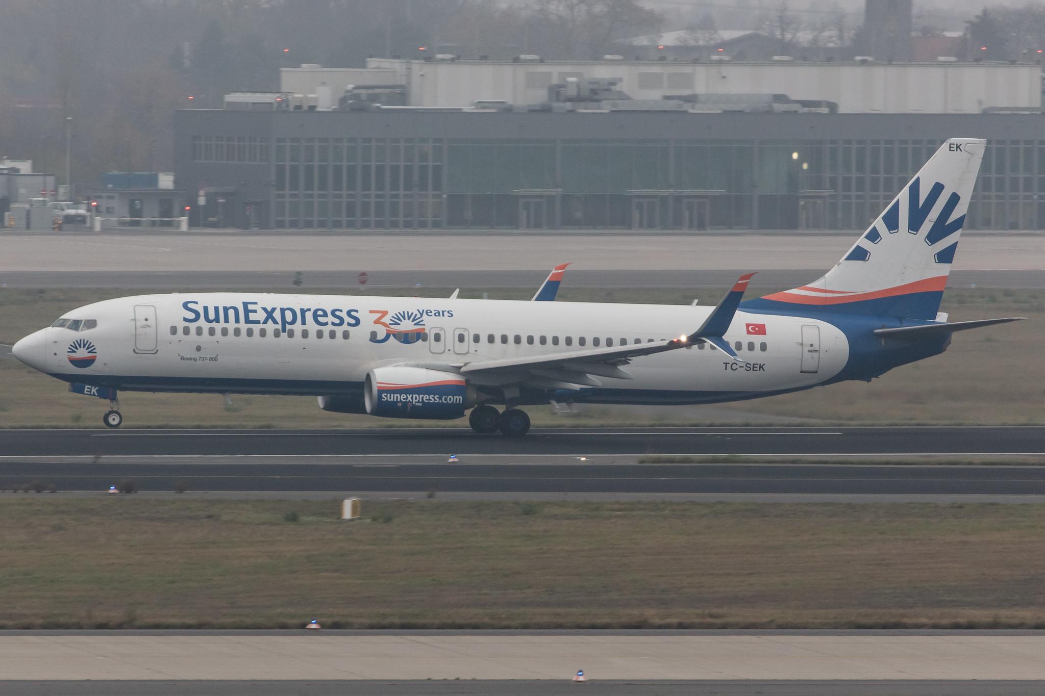 Flughafen Berlin Brandenburg: SunExpress (XQ / SXS) |  Boeing 737-8HC B738 | TC-SEK | MSN 61172