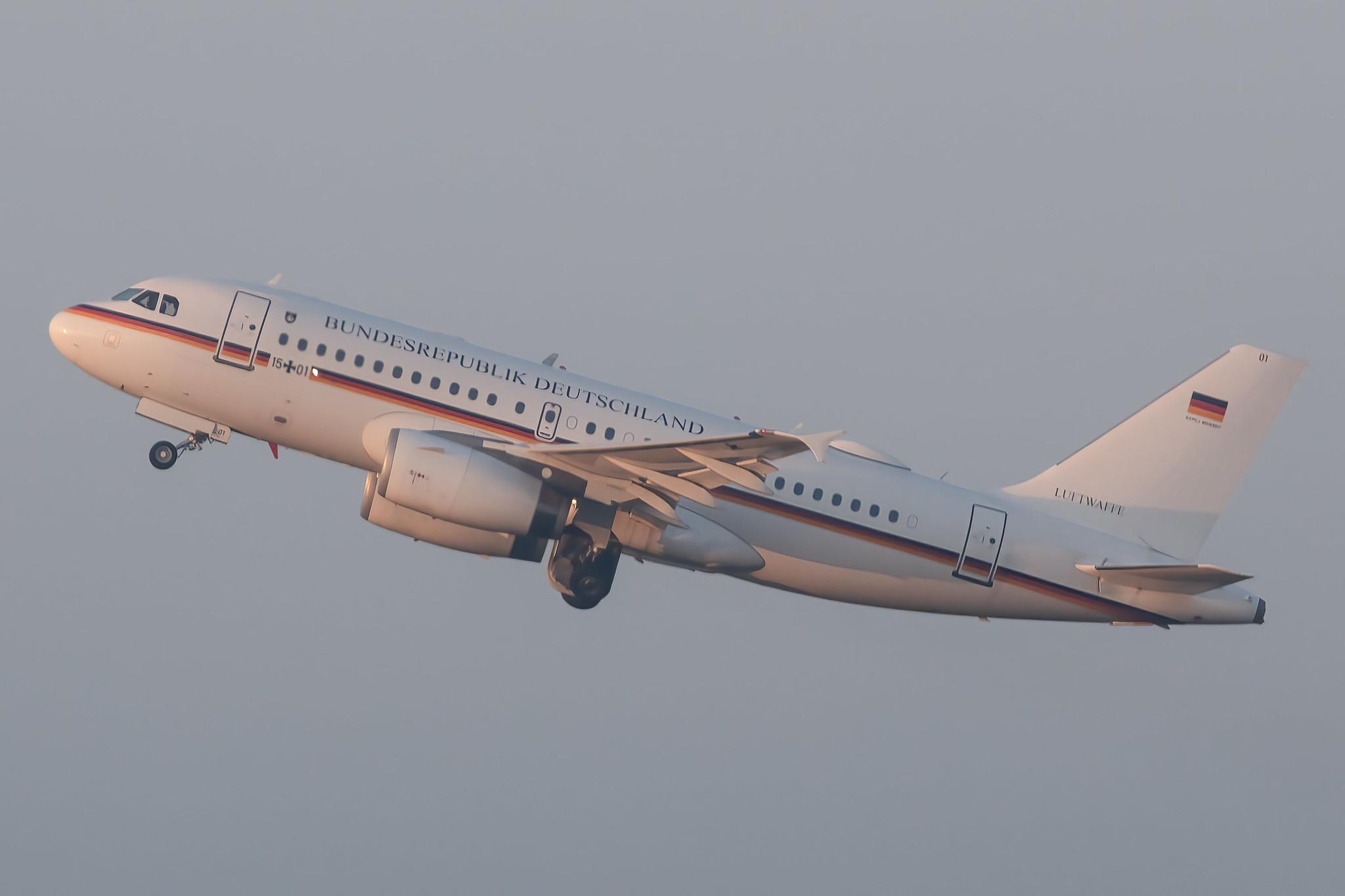Flughafen Berlin Brandenburg: German Air Force (/ GAF) |  Airbus A319-133(CJ) A319 | 15+01 | MSN 3897