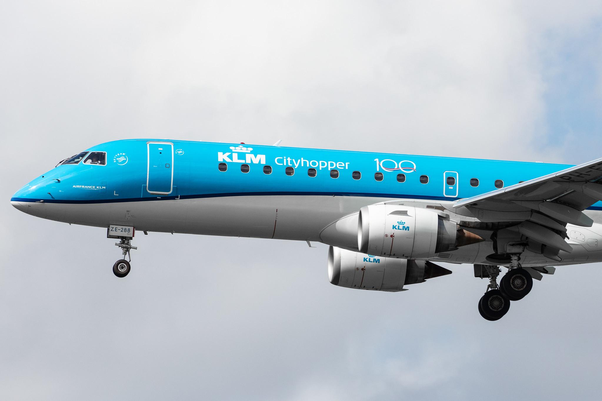 Amsterdam Airport Schiphol: KLM (KL / KLM) | Operator: KLM Cityhopper |  Embraer E190STD E190 | PH-EZE | MSN 19000288