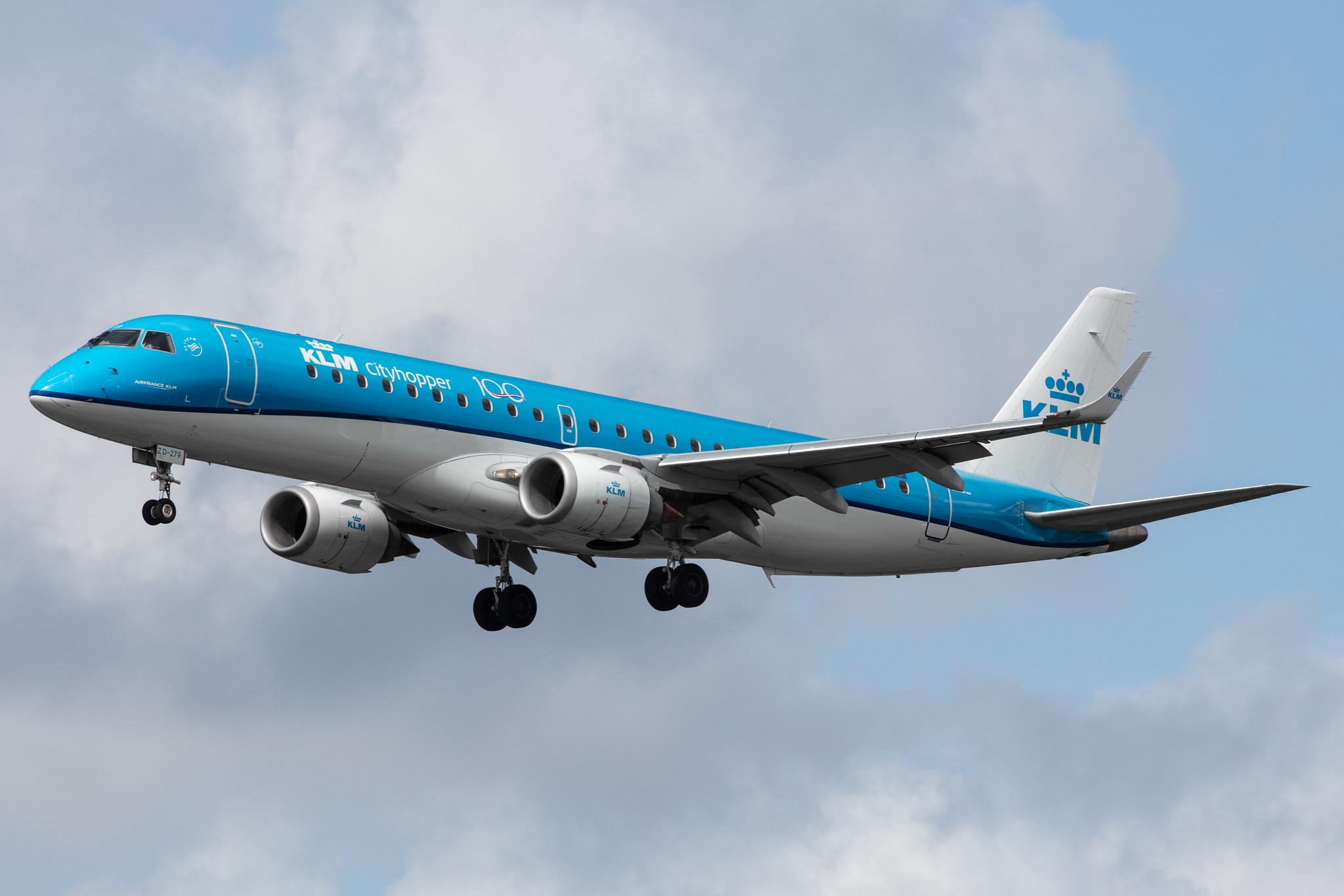 Amsterdam Airport Schiphol: KLM (KL / KLM) | Operator: KLM Cityhopper |  Embraer E190STD E190 | PH-EZD | MSN 19000279