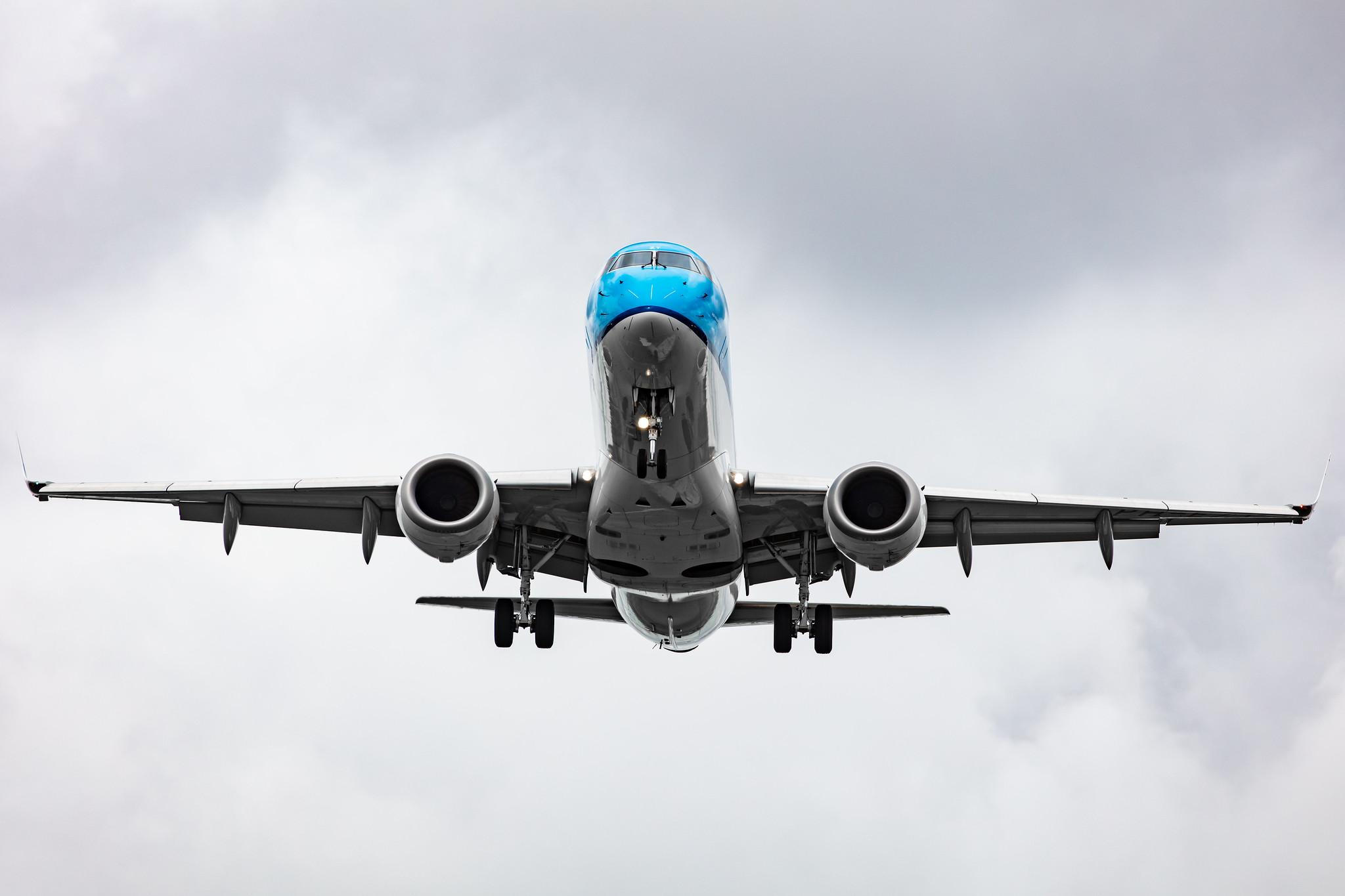 Amsterdam Airport Schiphol: KLM (KL / KLM) | Operator: KLM Cityhopper |  Embraer E190STD E190 | PH-EZT | MSN 19000519