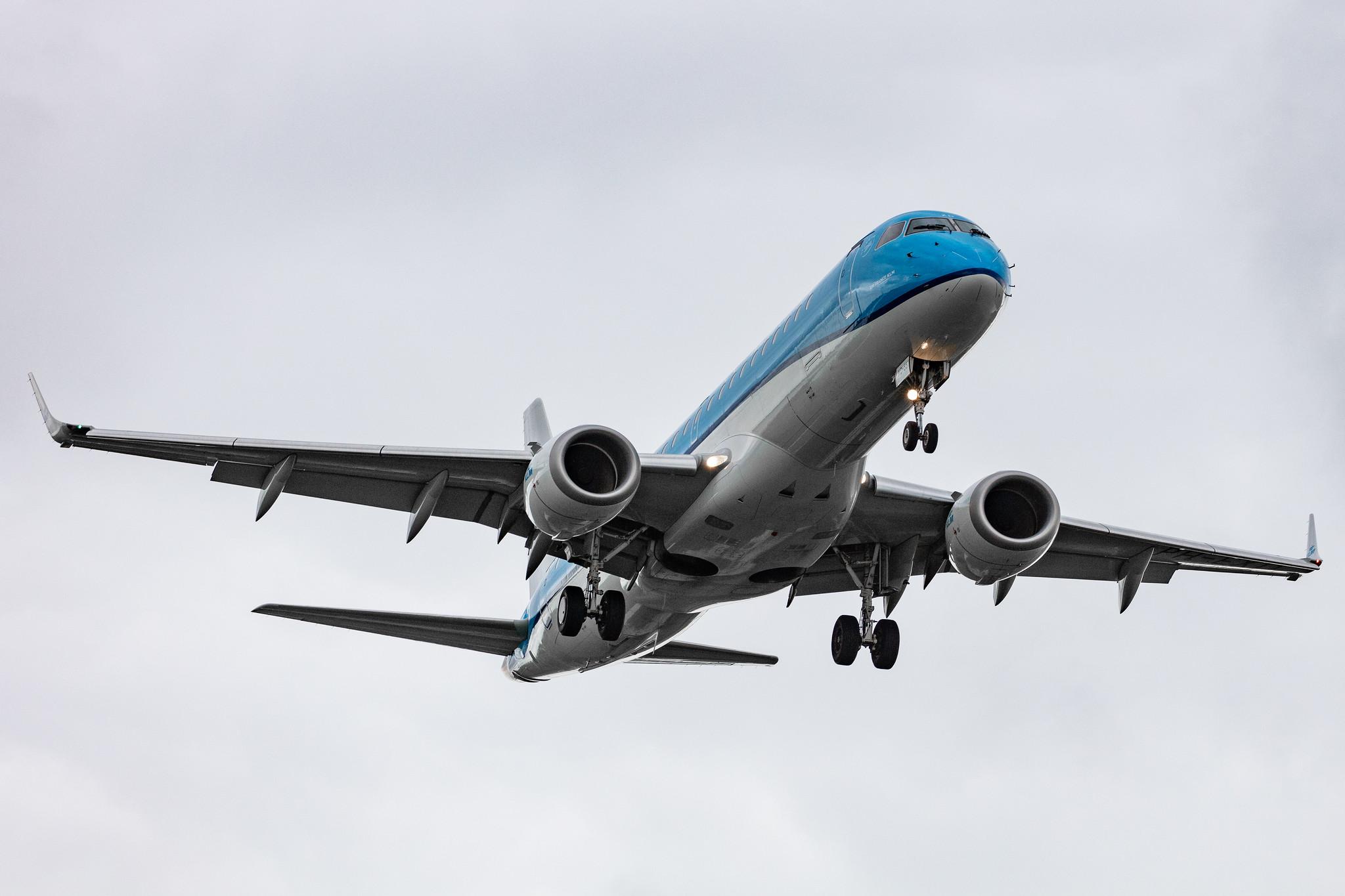Amsterdam Airport Schiphol: KLM (KL / KLM) | Operator: KLM Cityhopper |  Embraer E190STD E190 | PH-EXD | MSN 19000661