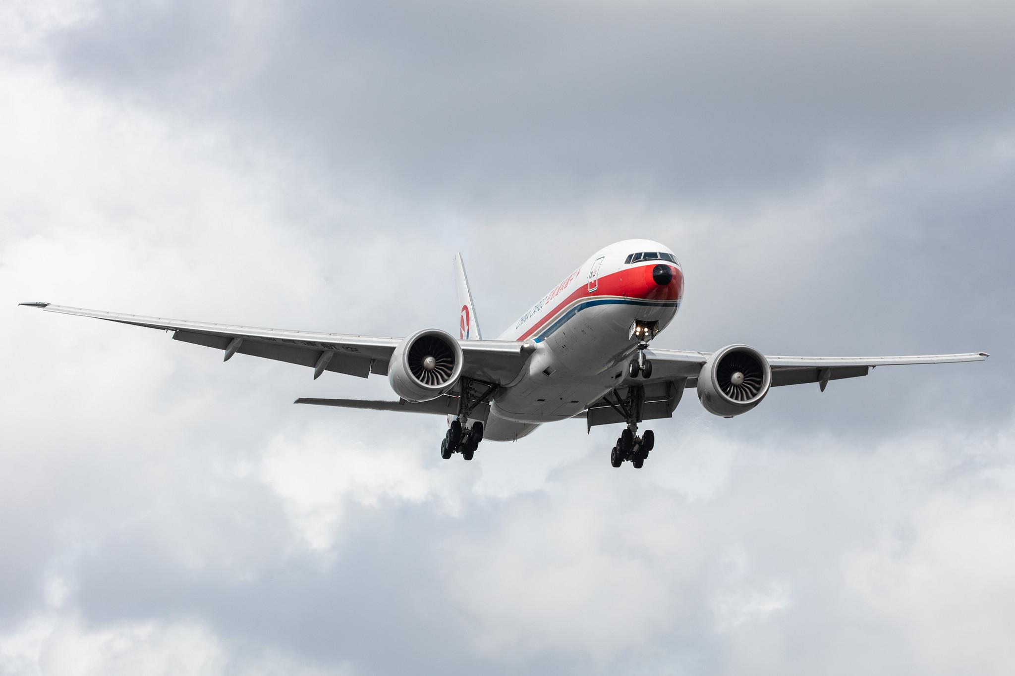 Amsterdam Airport Schiphol: China Cargo Airlines (CK / CKK) |  Boeing 777-F6N B77L | B-2082 | MSN 37716