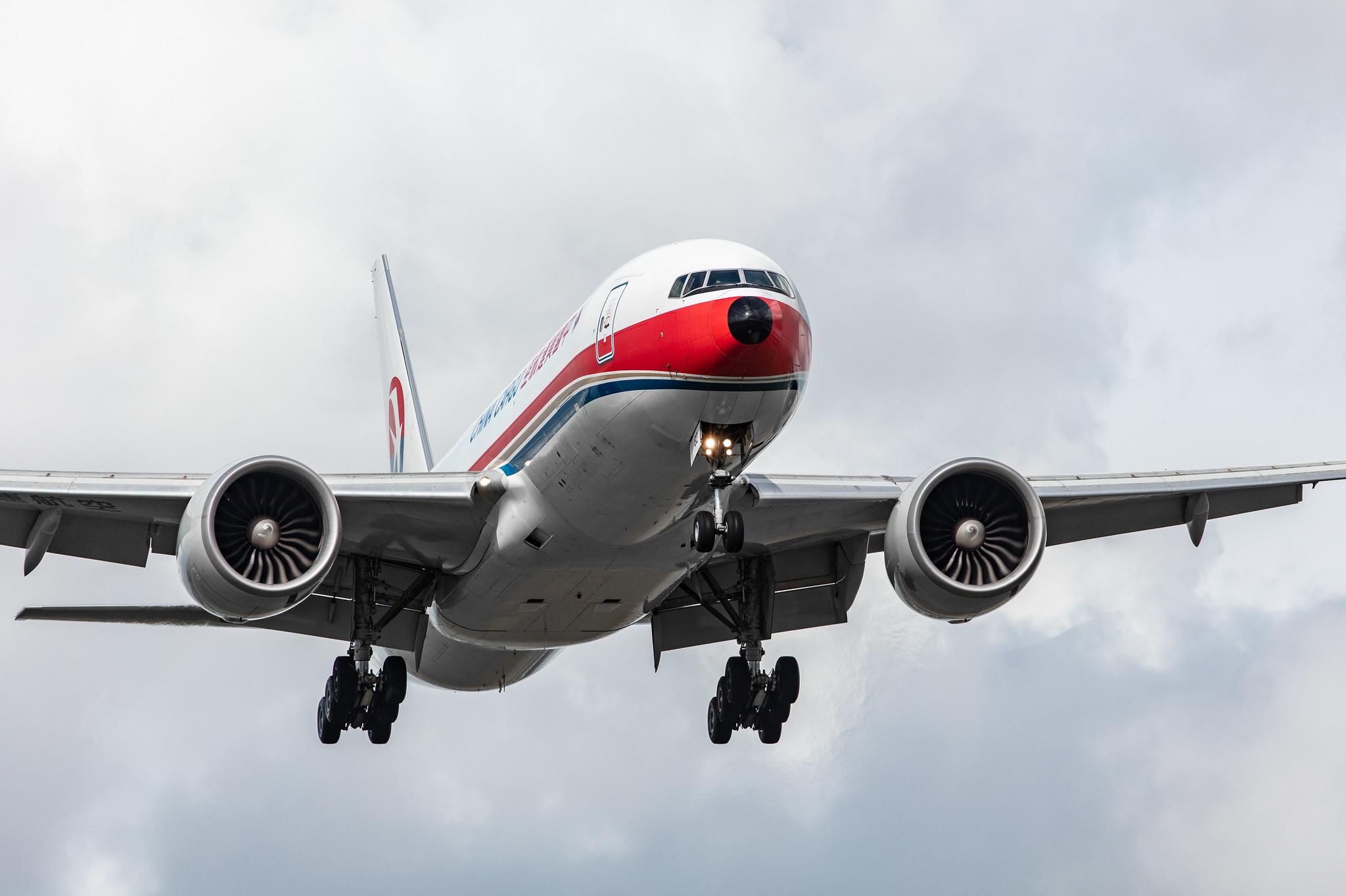Amsterdam Airport Schiphol: China Cargo Airlines (CK / CKK) |  Boeing 777-F6N B77L | B-2082 | MSN 37716