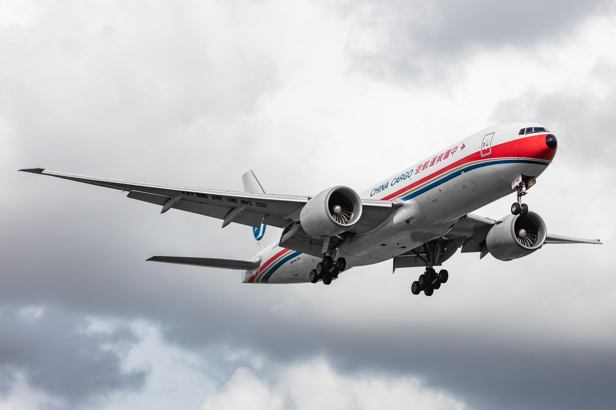 Amsterdam Airport Schiphol: China Cargo Airlines (CK / CKK) |  Boeing 777-F6N B77L | B-2082 | MSN 37716