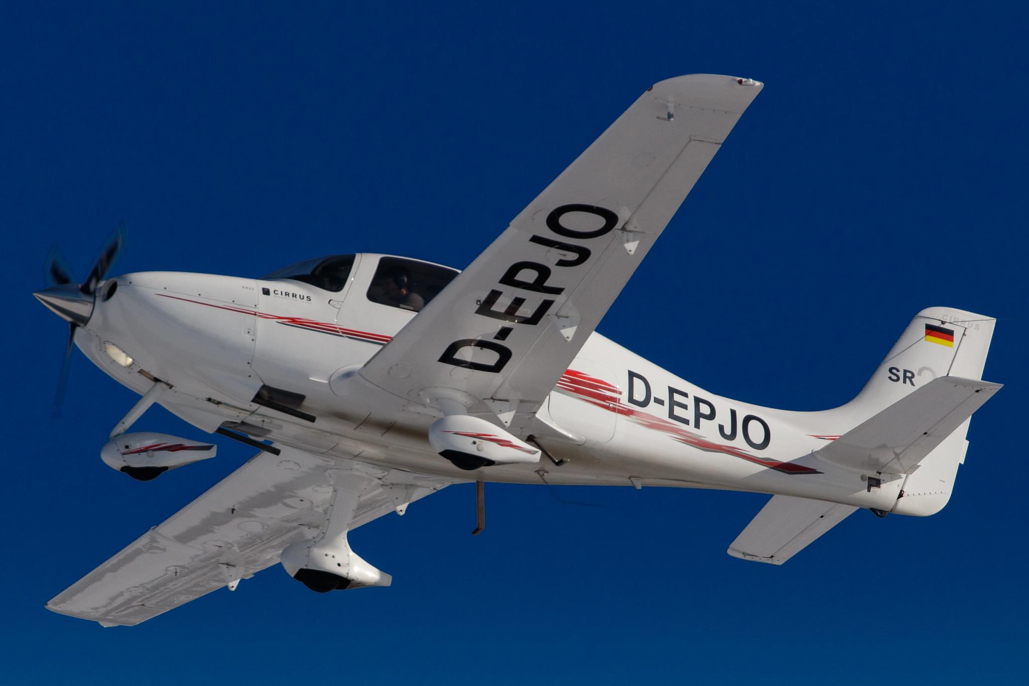 Hamburg Airport: Private owner |  Cirrus SR20 SR20 | D-EPJO | MSN 1992