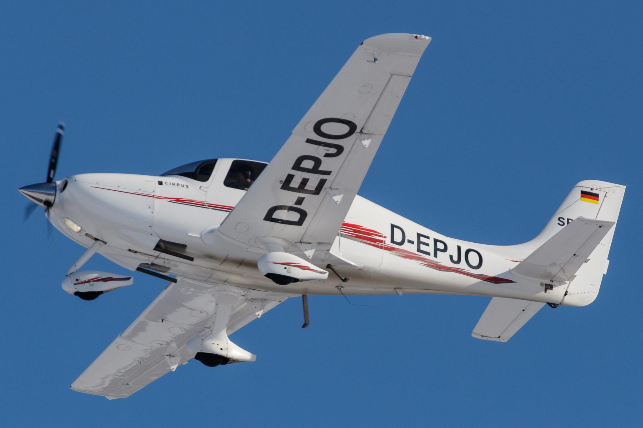 Hamburg Airport: Private owner |  Cirrus SR20 SR20 | D-EPJO | MSN 1992