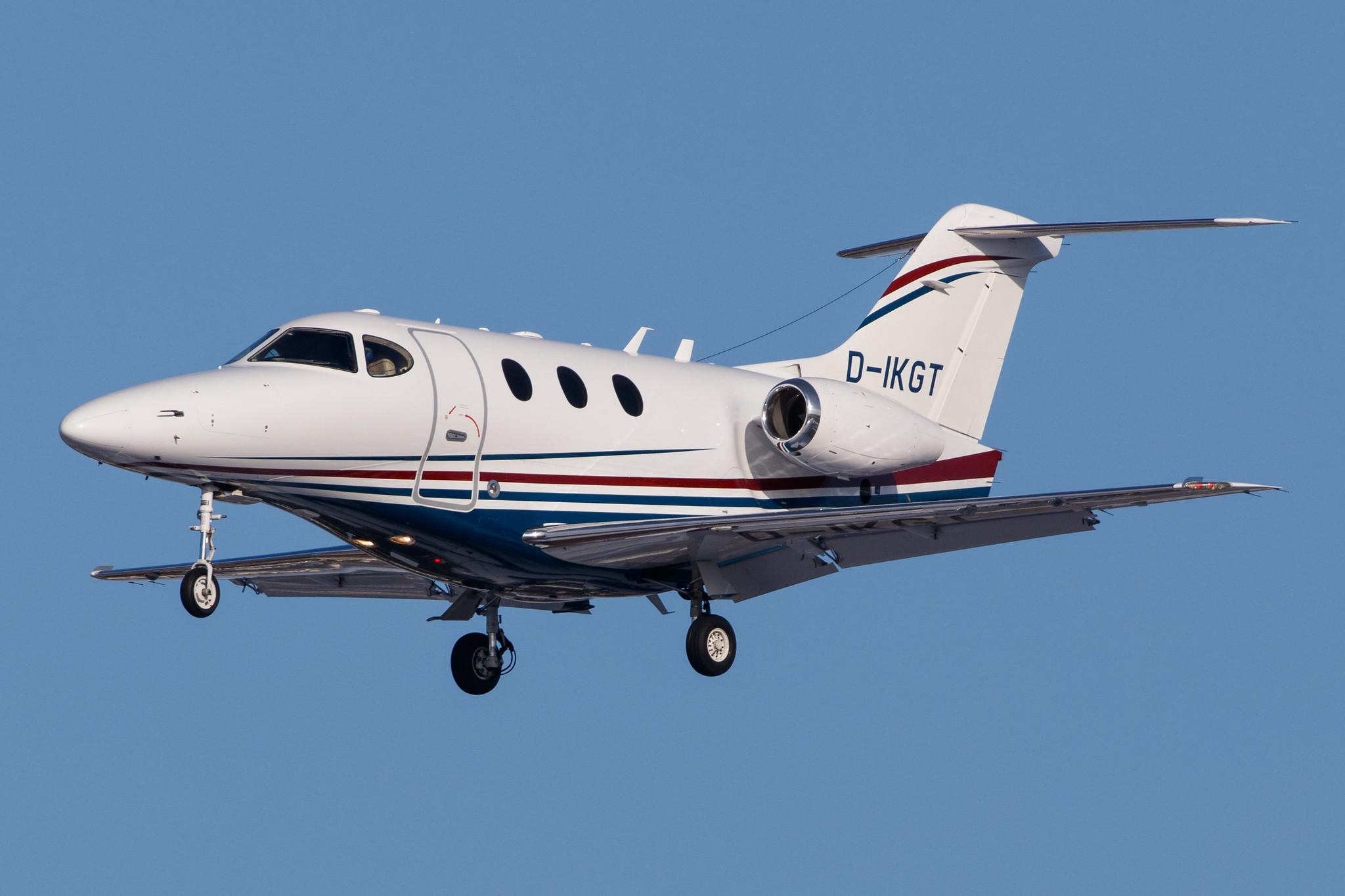 Hamburg Airport: Private owner |  Beech 390 Premier I PRM1 | D-IKGT | MSN RB-64