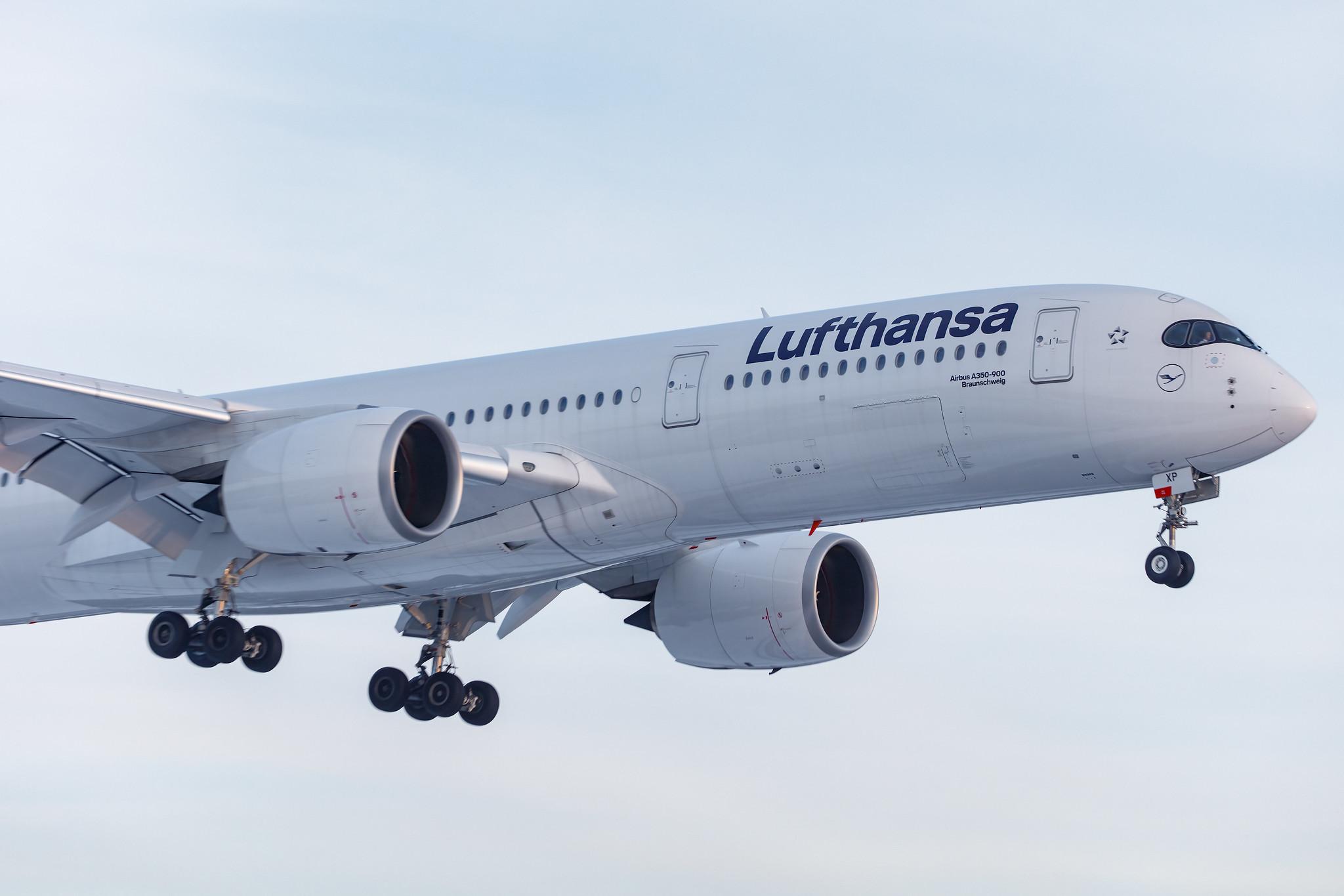 Hamburg Airport: Lufthansa (LH / DLH) |  Airbus A350-941 A359 | D-AIXP | MSN 390