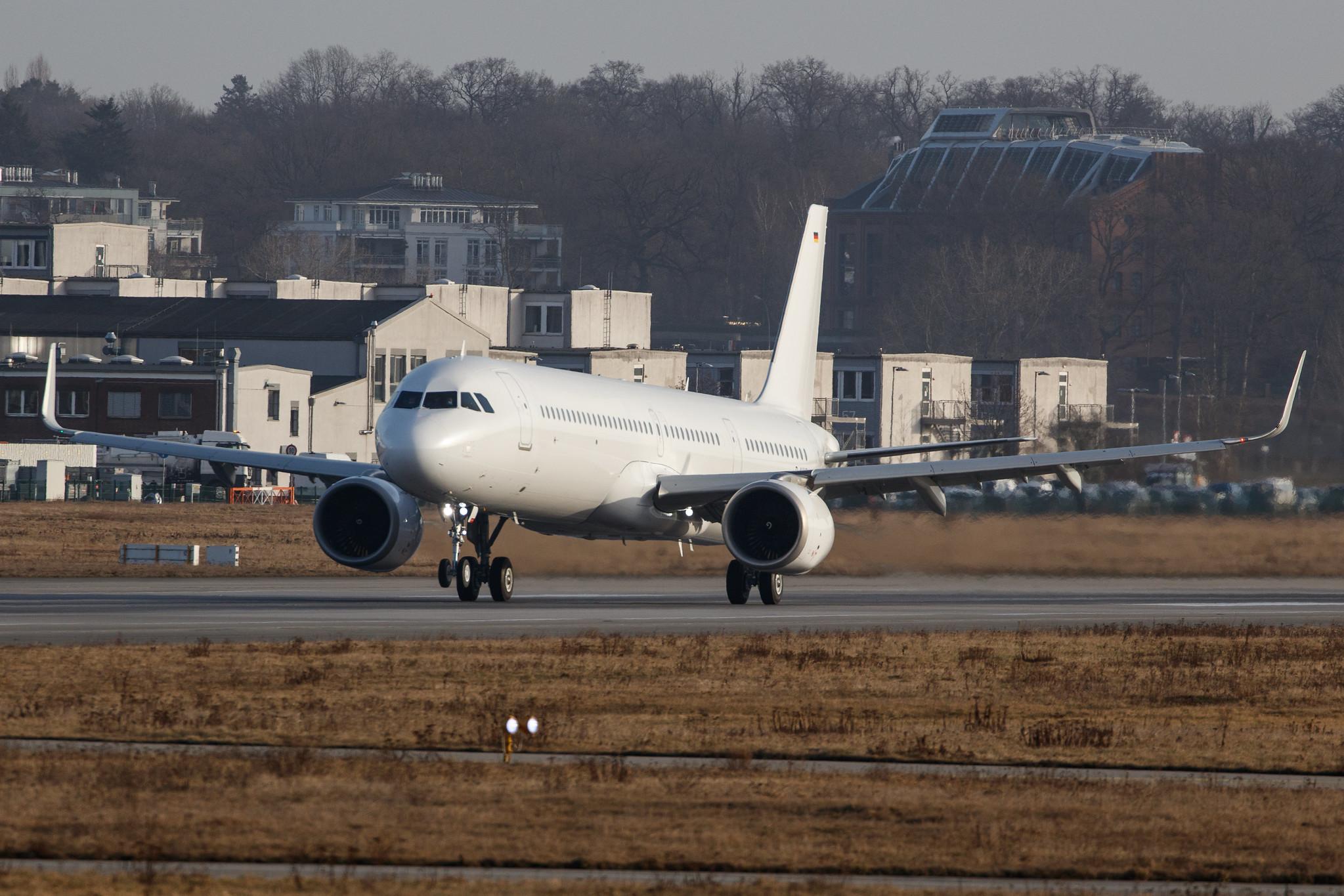 Hamburg Finkenwerder: Capital Airlines (JD / CBJ) | Airbus A321-251NX A21N | D-AVYQ | MSN 10161