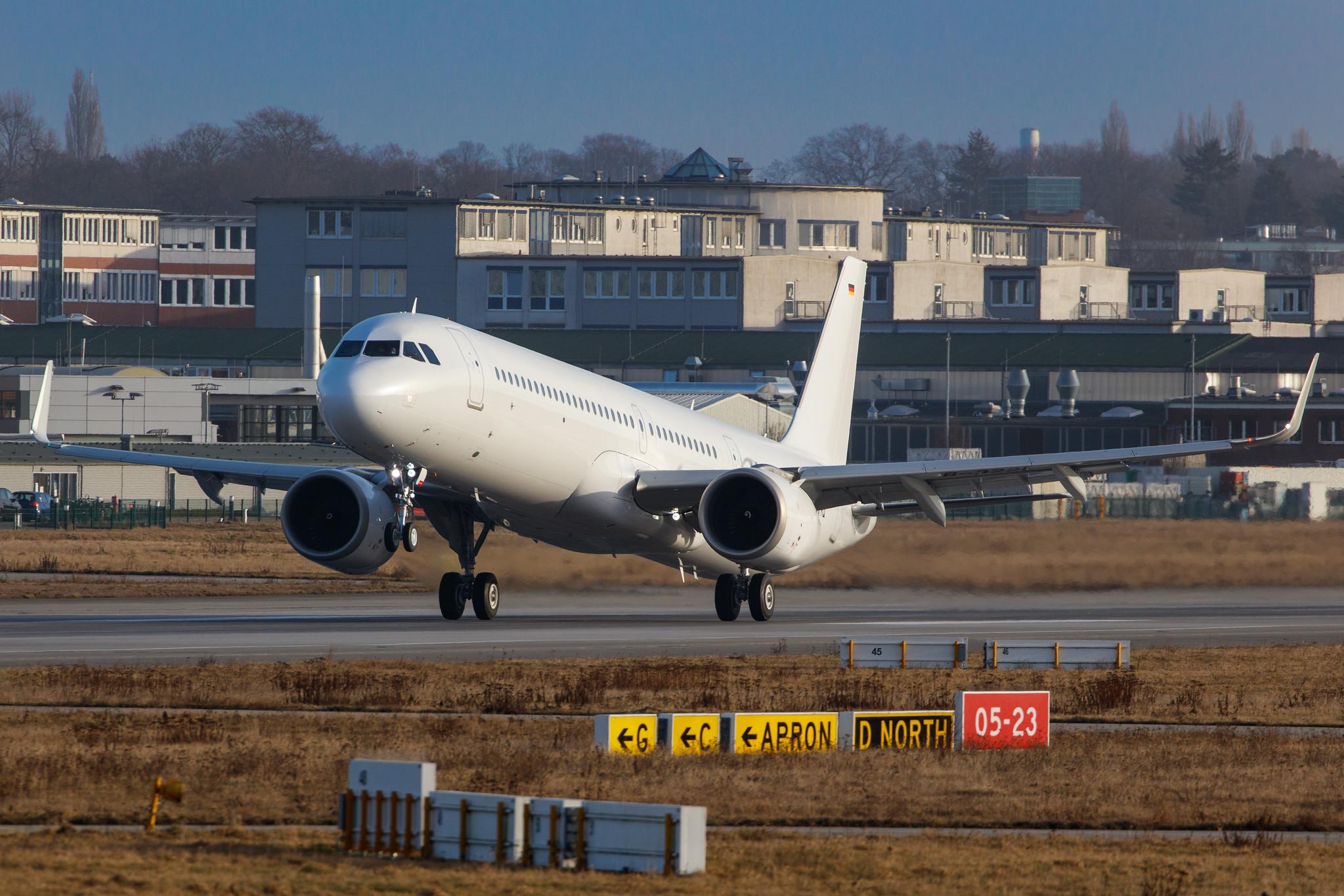 Hamburg Finkenwerder: Capital Airlines (JD / CBJ) | Airbus A321-251NX A21N | D-AVYQ | MSN 10161