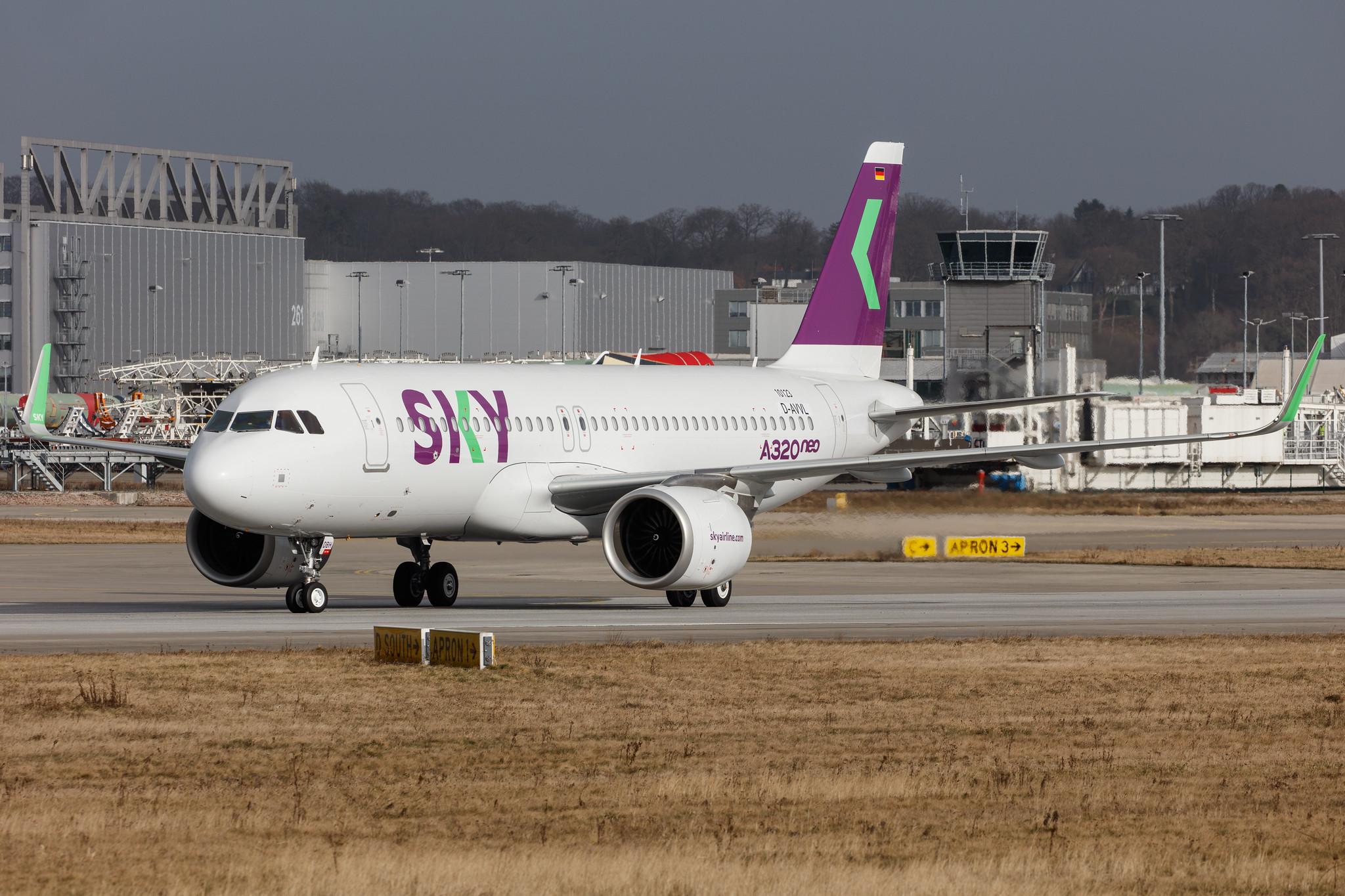 Hamburg Finkenwerder: Sky Airline (H2 / SKU) | Airbus A320-251N A20N | D-AVVL | MSN 10123