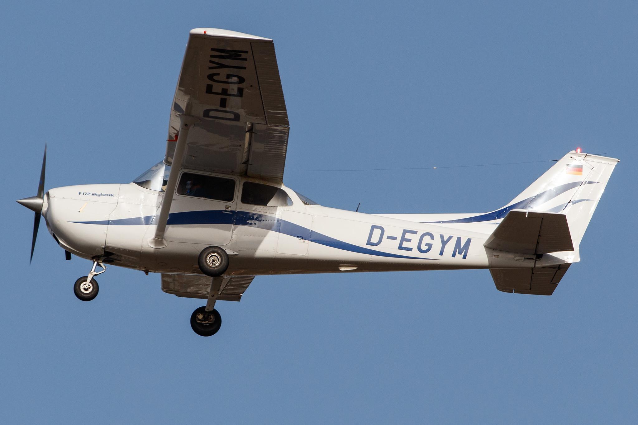 Hamburg Finkenwerder: Private Owner |  Cessna F172M C172 | D-EGYM | MSN F17201344