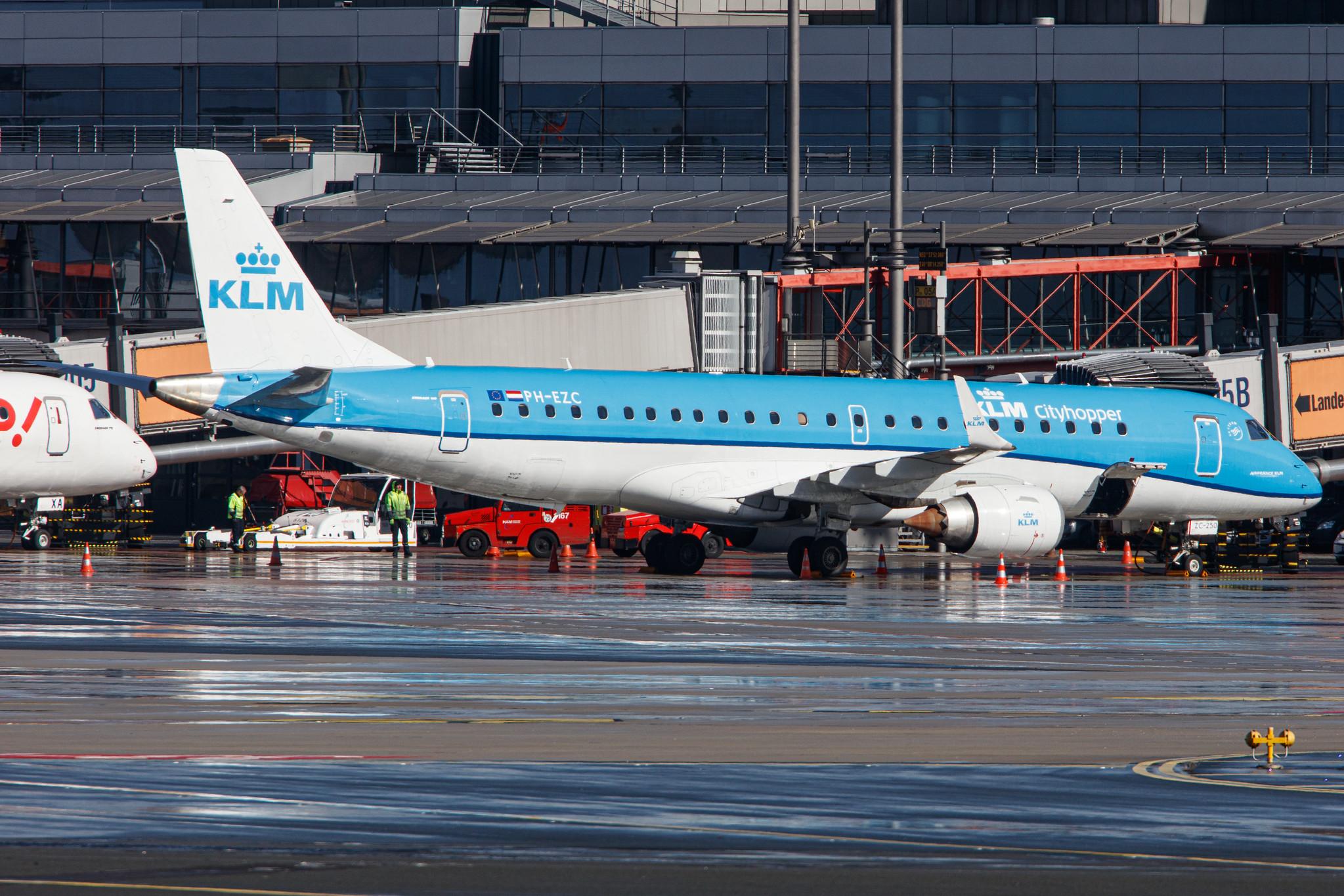 Hamburg Airport: KLM (KL / KLM) | Operator: KLM Cityhopper |  Embraer E190STD E190 | PH-EZC | MSN 19000250