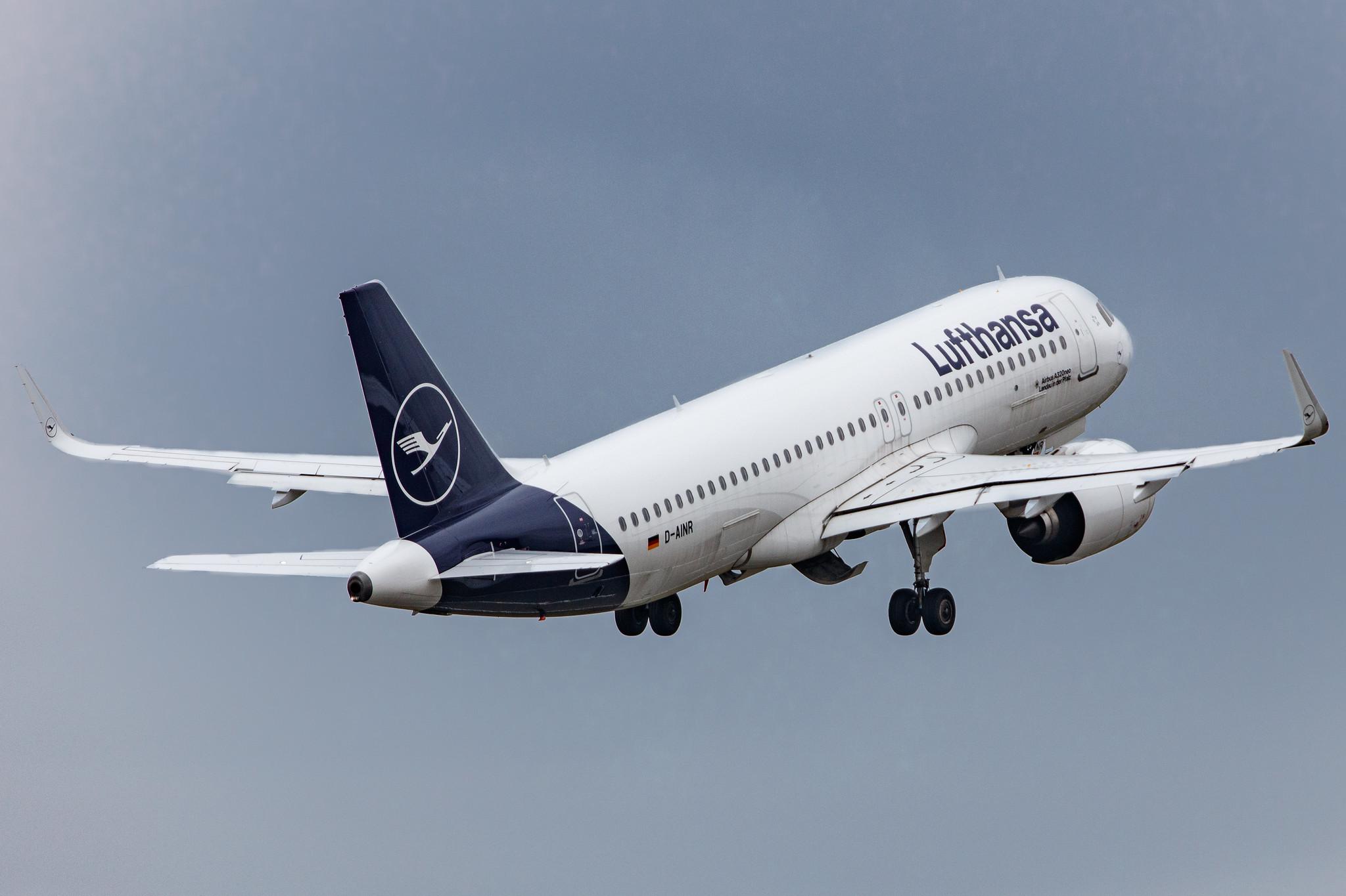 Hamburg Airport: Lufthansa (LH / DLH) |  Airbus A320-271N A20N | D-AINR | MSN 8725