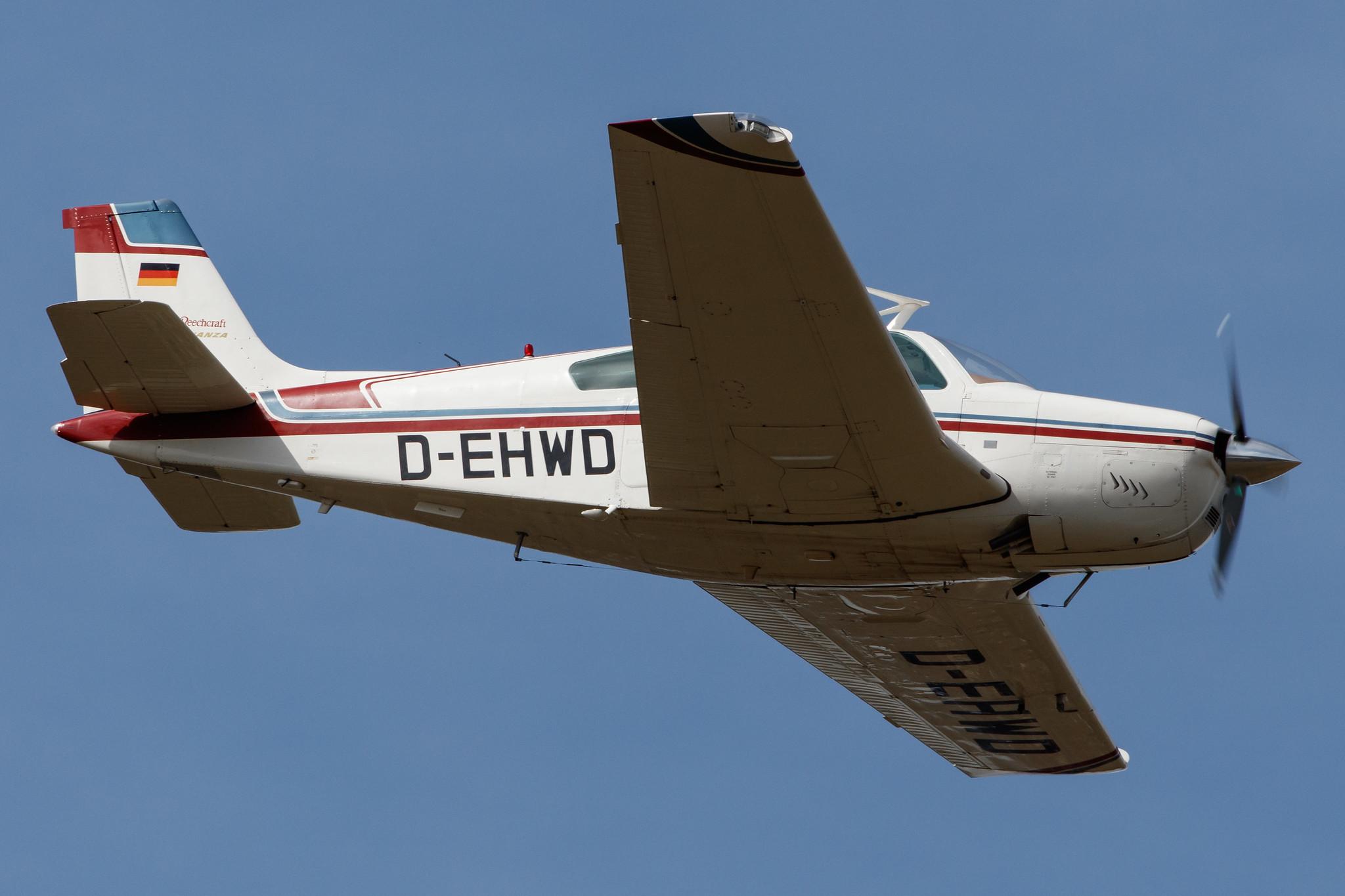 Hamburg Airport: Private owner |  Beech F33A Bonanza BE33 | D-EHWD | MSN CE-440