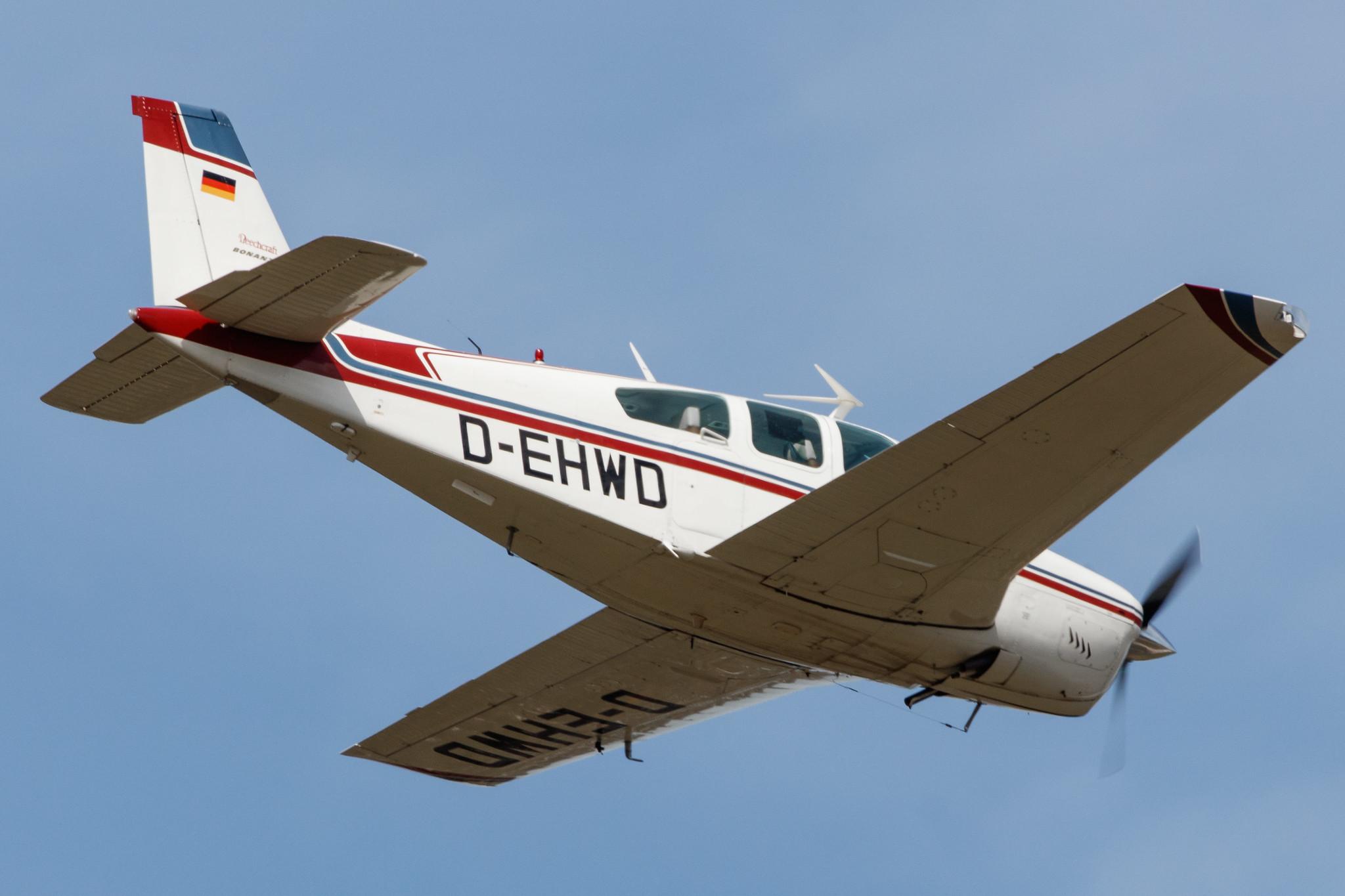 Hamburg Airport: Private owner |  Beech F33A Bonanza BE33 | D-EHWD | MSN CE-440