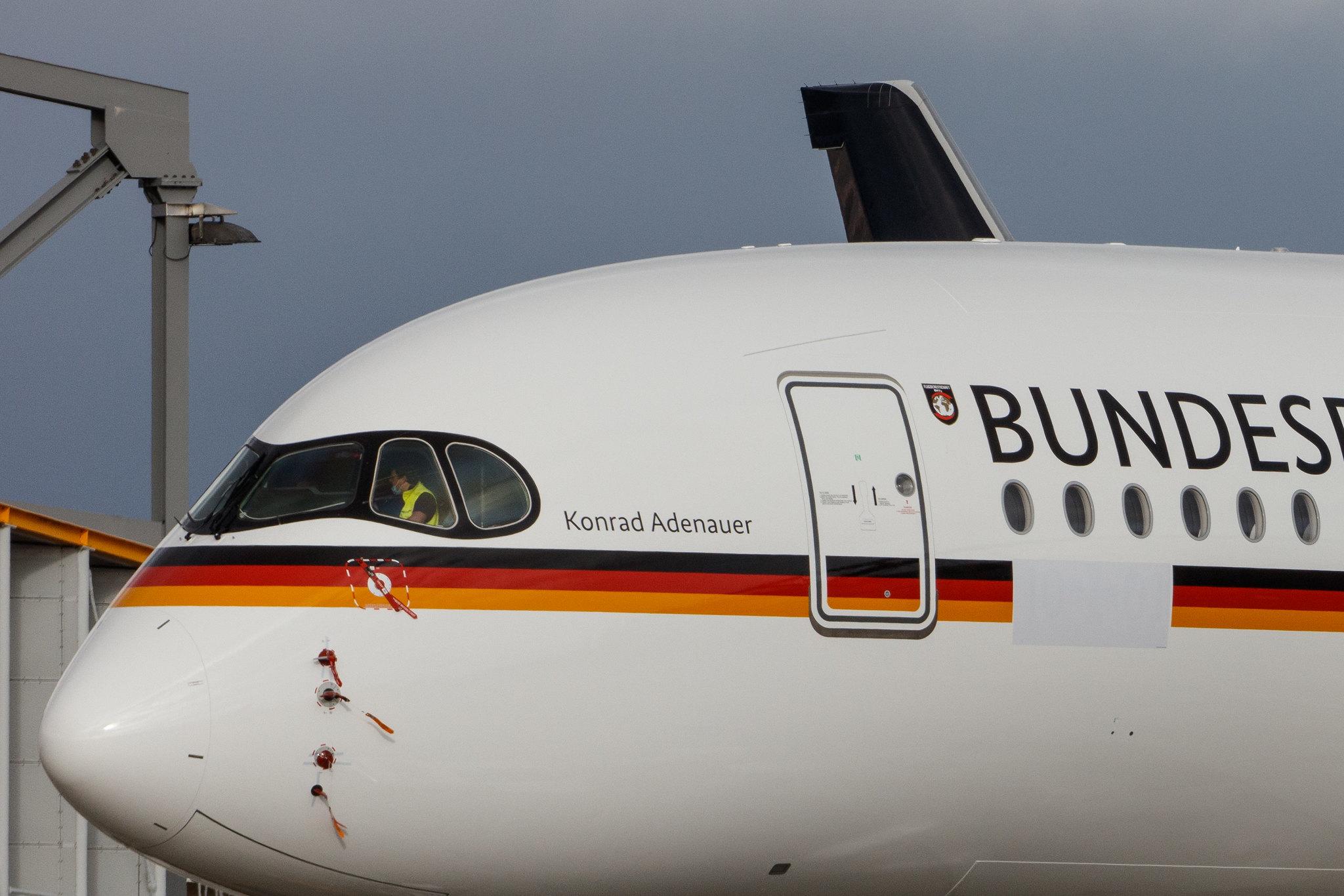Hamburg Airport: German Air Force (/ GAF) |  Airbus A350-941CJ A359 | D-AGVT | MSN 468
