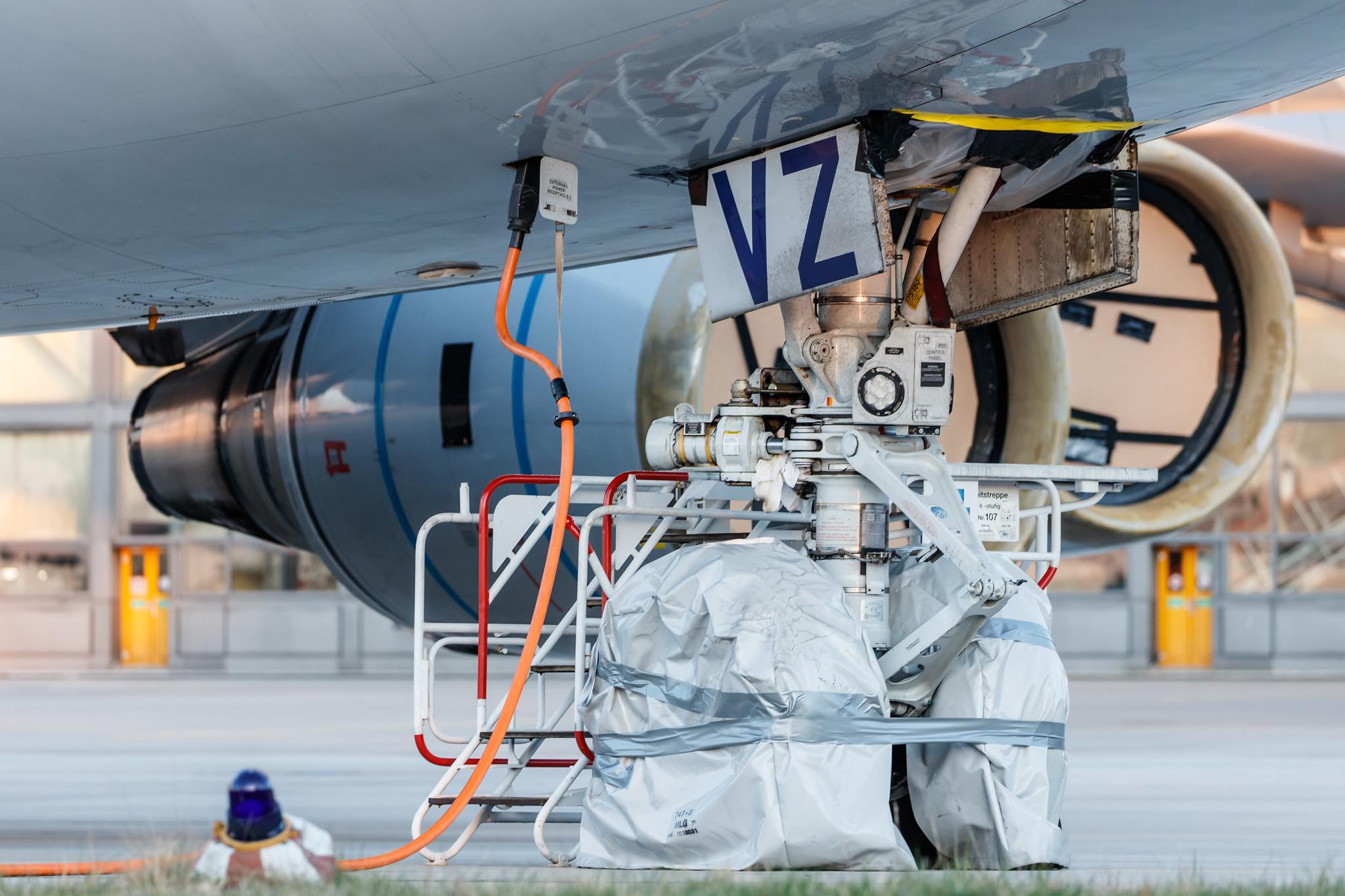 Hamburg Airport: Lufthansa (LH / DLH) |  Boeing 747-430 B744 | D-ABVZ | MSN 29870