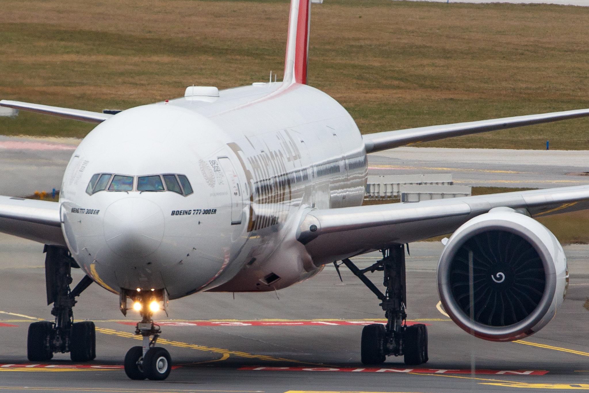 Hamburg Airport: Emirates (EK / UAE) |  Boeing 777-31H(ER) B77W | A6-EPZ | MSN 42345