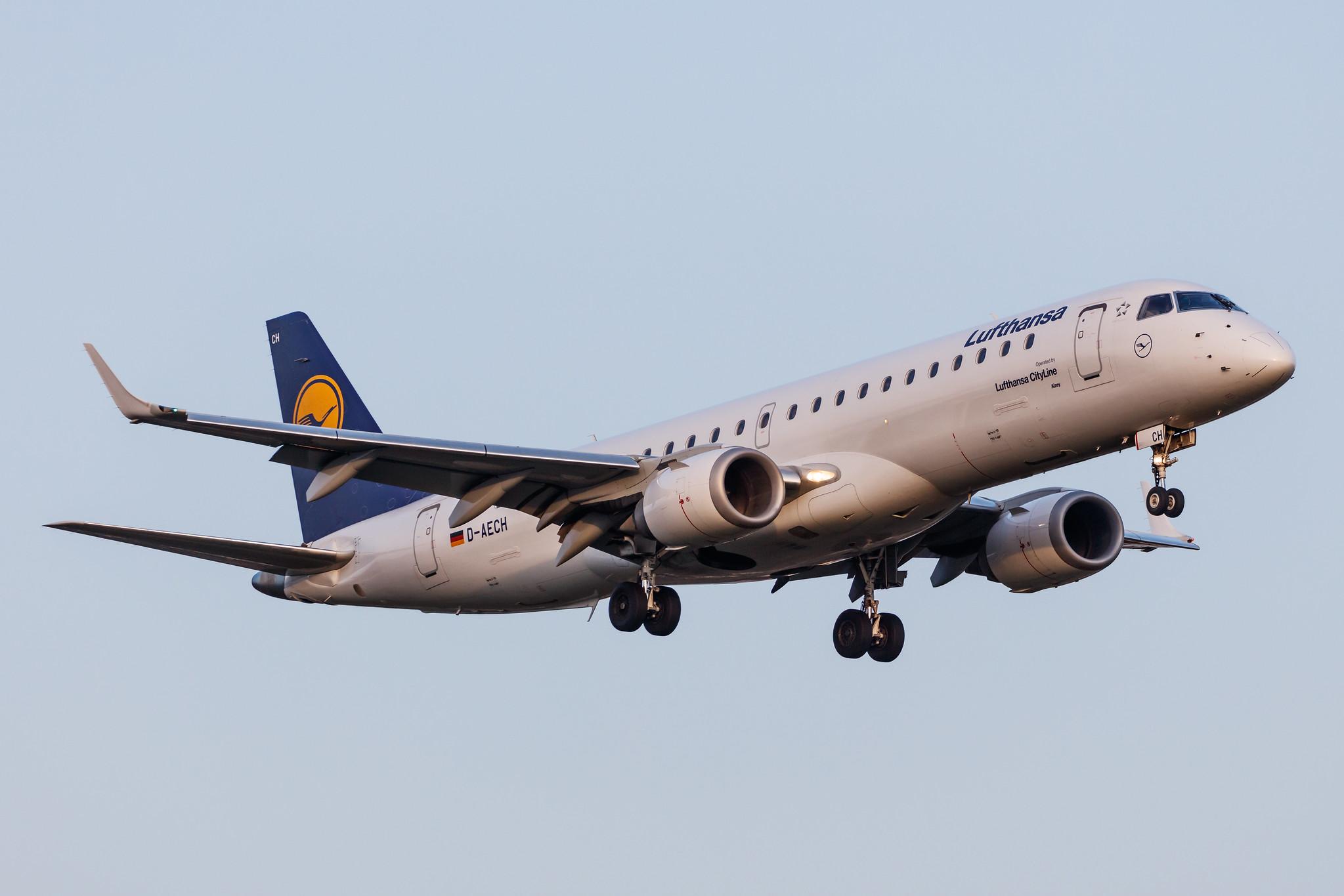 Hamburg Airport: Lufthansa (LH / DLH) | Operator: Lufthansa CityLine |  Embraer E190LR E190 | D-AECH | MSN 19000376