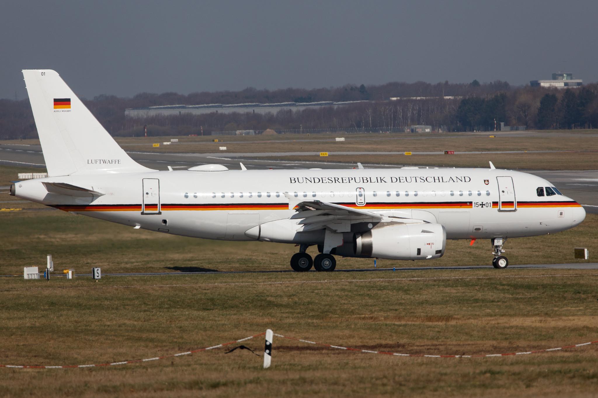 Hamburg Airport: German Air Force (/ GAF) |  Airbus A319-133(CJ) A319 | 15+01 | MSN 3897