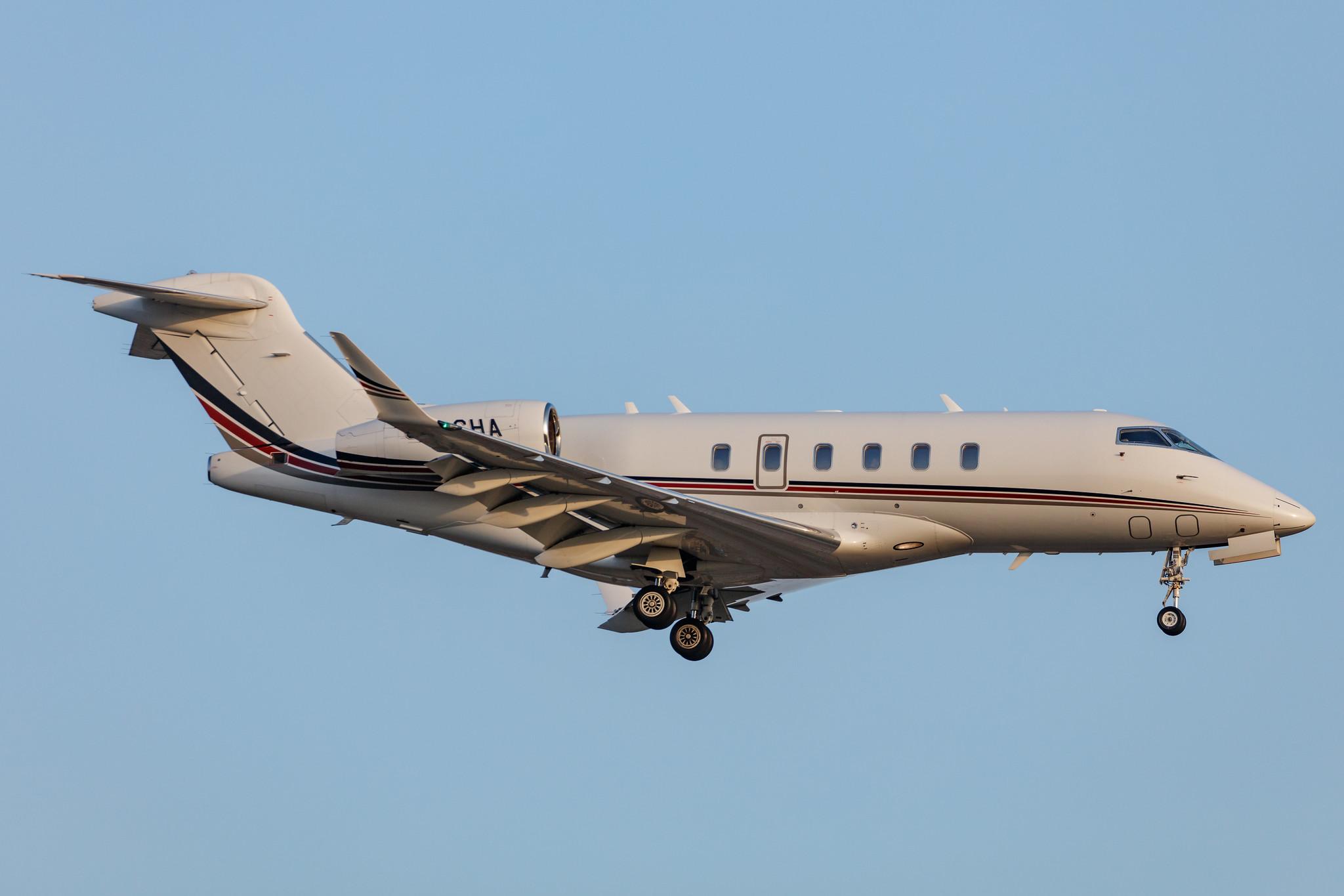 Hamburg Airport: Netjets Europe (/ NJE) | Operator: NetJets |  Bombardier Challenger 350 CL35 | CS-CHA | MSN 20544