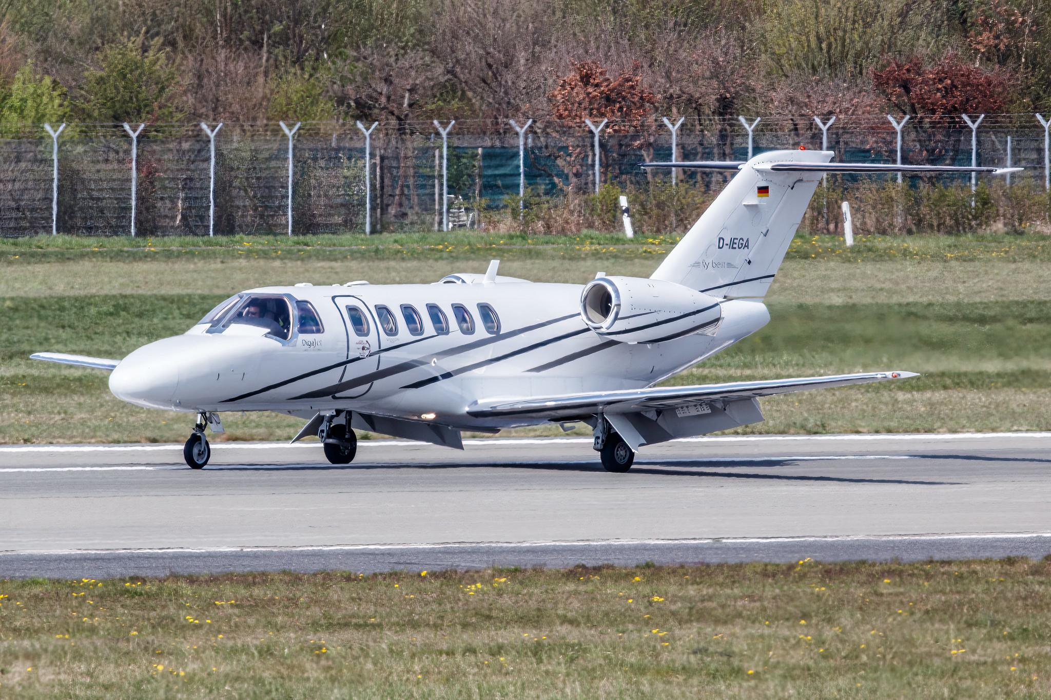 Hamburg Airport: DigaJet |  Cessna 525A Citation CJ2 C25A | D-IEGA | MSN 525A-0398