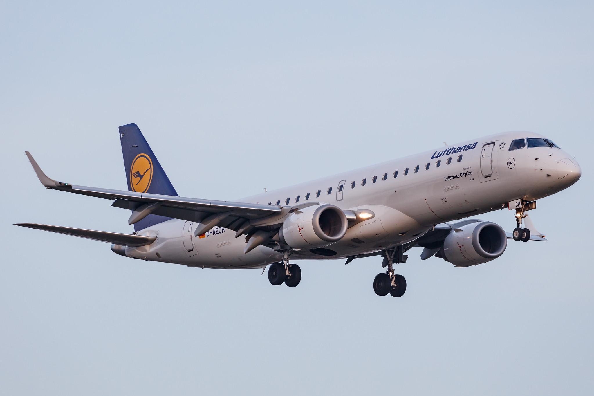 Hamburg Airport: Lufthansa (LH / DLH) | Operator: Lufthansa CityLine |  Embraer E190LR E190 | D-AECH | MSN 19000376
