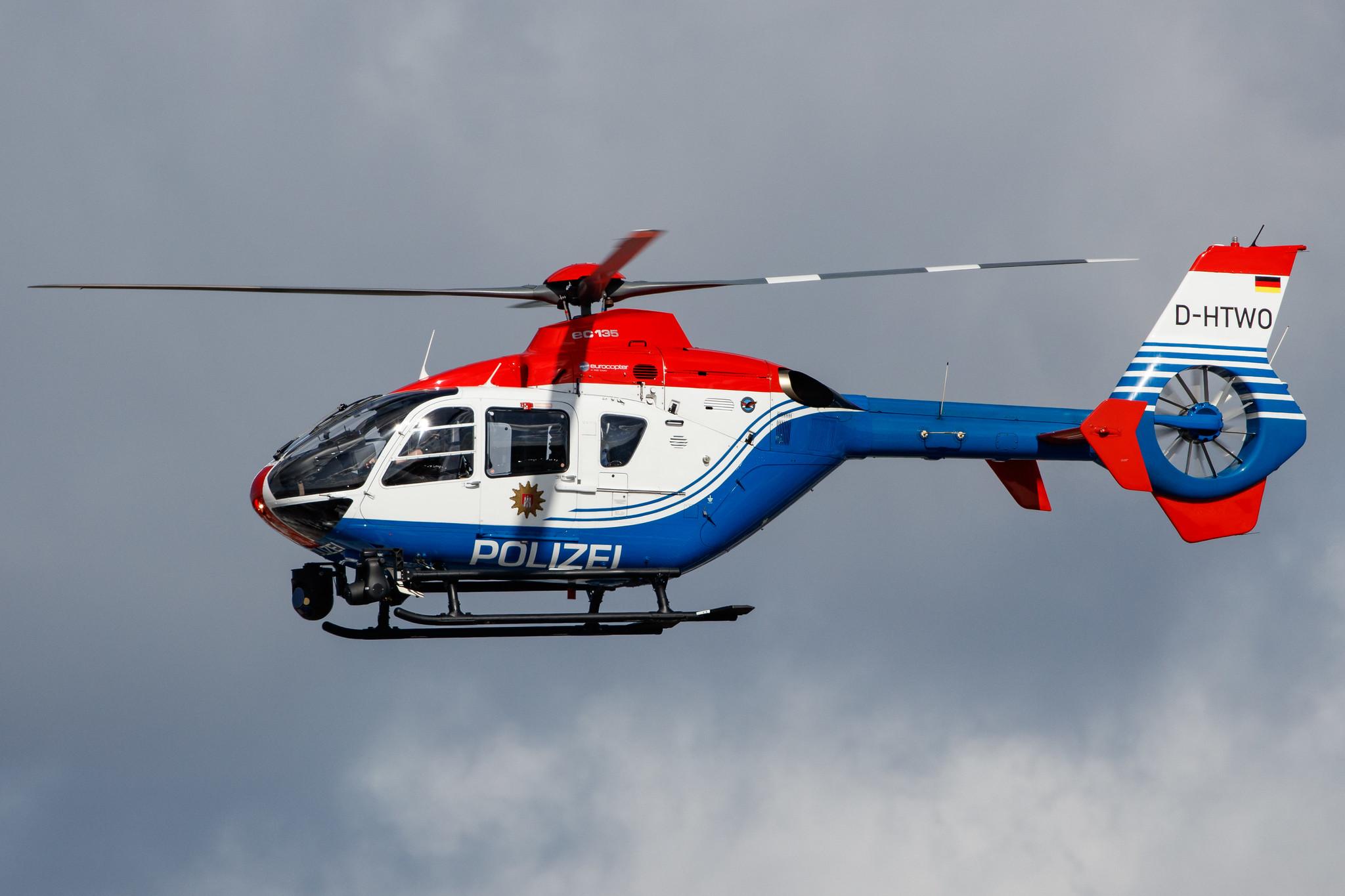 Hamburg Airport: Polizei Hamburg |  Airbus Helicopters H135 EC35 | D-HTWO | MSN 0343