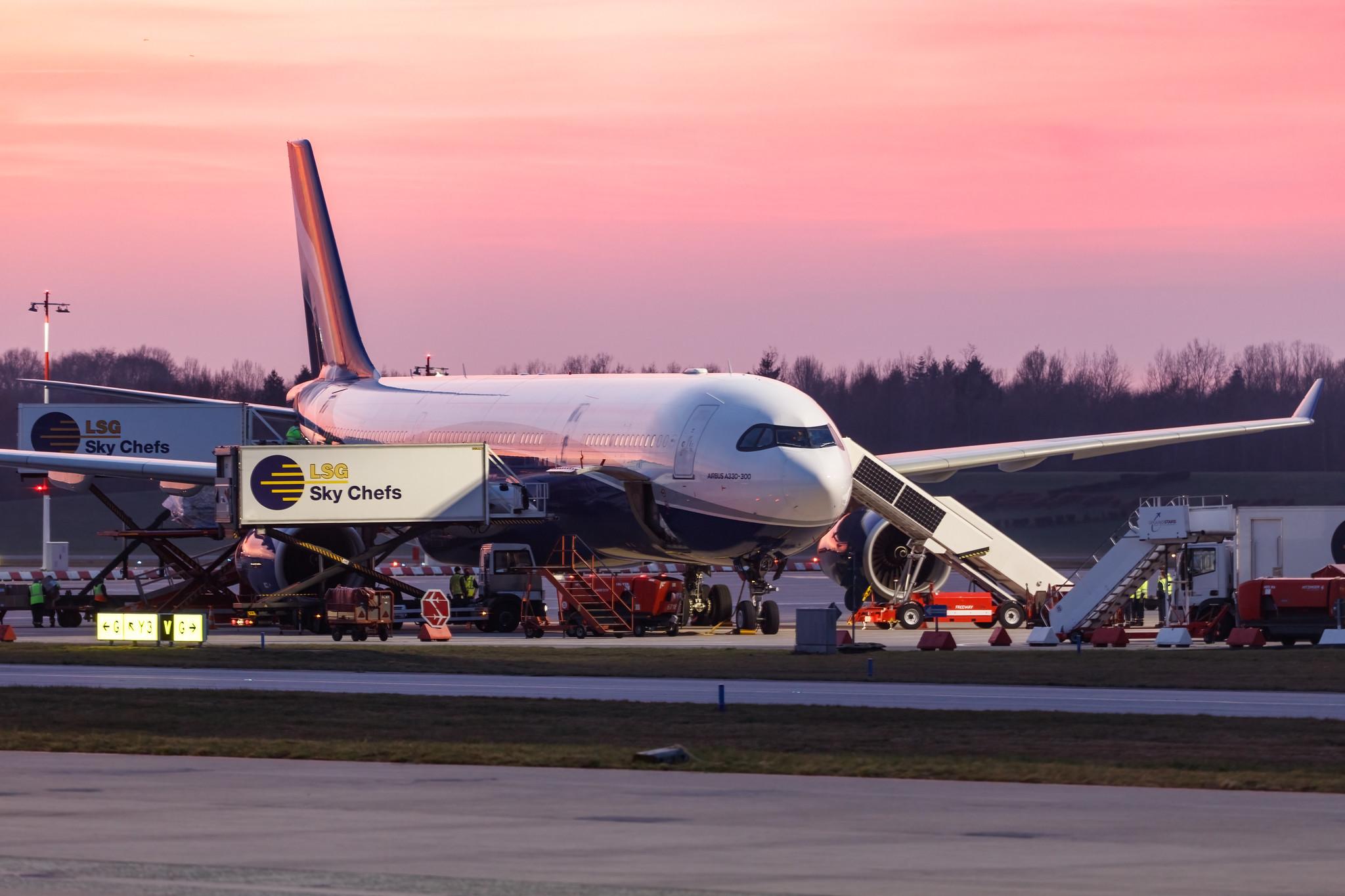 Hamburg Airport: Hi Fly (5K / HFY) | Operator: Hi Fly Malta |  Airbus A330-343 A333 | 9H-TAJ | MSN 1453