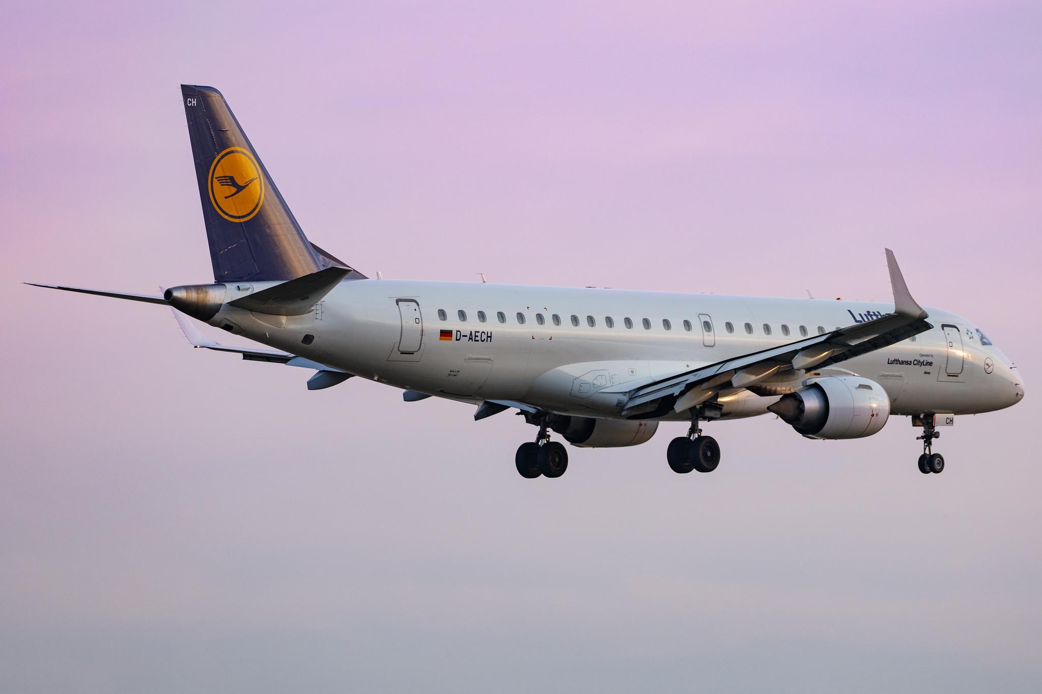 Hamburg Airport: Lufthansa (LH / DLH) | Operator: Lufthansa CityLine |  Embraer E190LR E190 | D-AECH | MSN 19000376