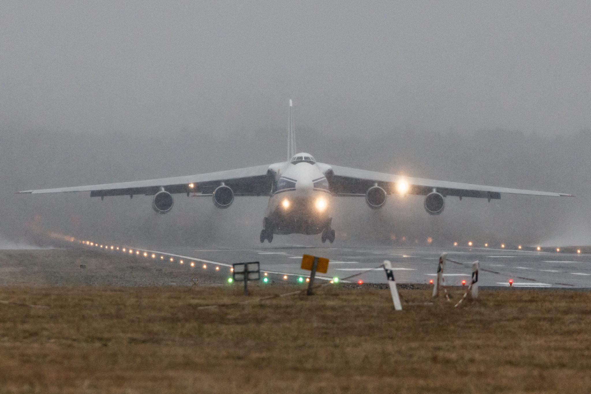 Hamburg Airport: Volga-Dnepr Airlines (VI / VDA) |  Antonov An-124-100 Ruslan A124 | RA-82046 | MSN 9773052255117