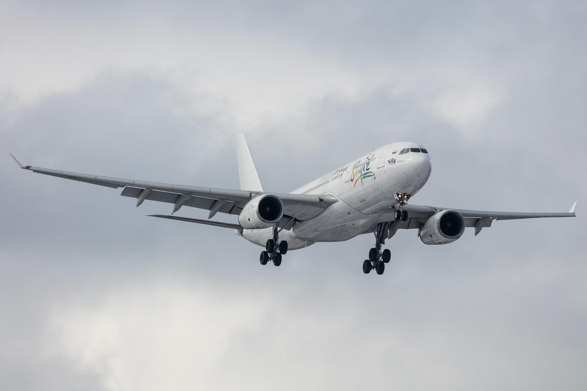 Hamburg Airport: I-Fly (I4 / RSY) |  Airbus A330-243 A332 | EI-FNX | MSN 283