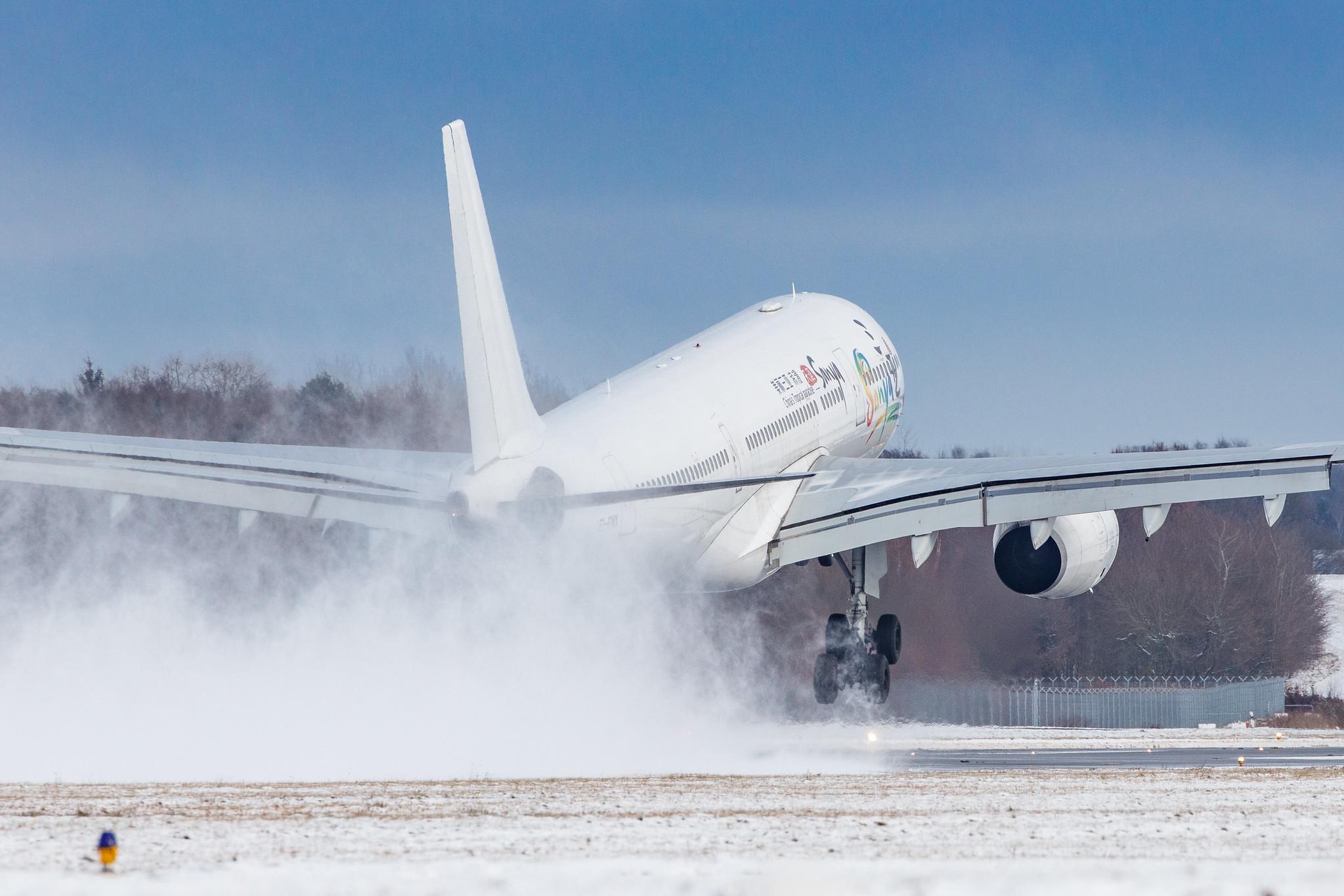 Hamburg Airport: I-Fly (I4 / RSY) |  Airbus A330-243 A332 | EI-FNX | MSN 283
