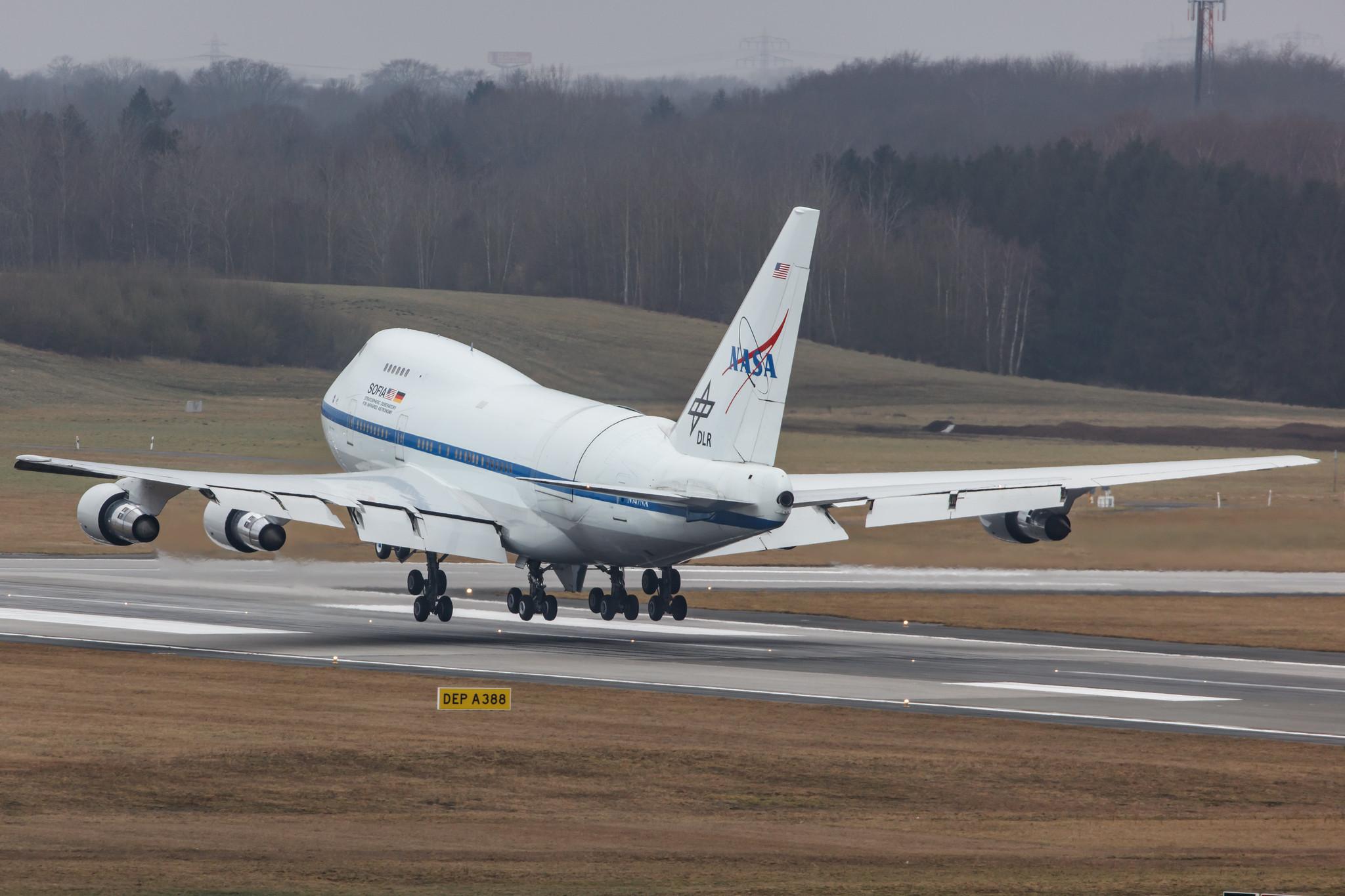 Hamburg Airport: NASA |  Boeing 747SP-21 B74S | N747NA | MSN 21441