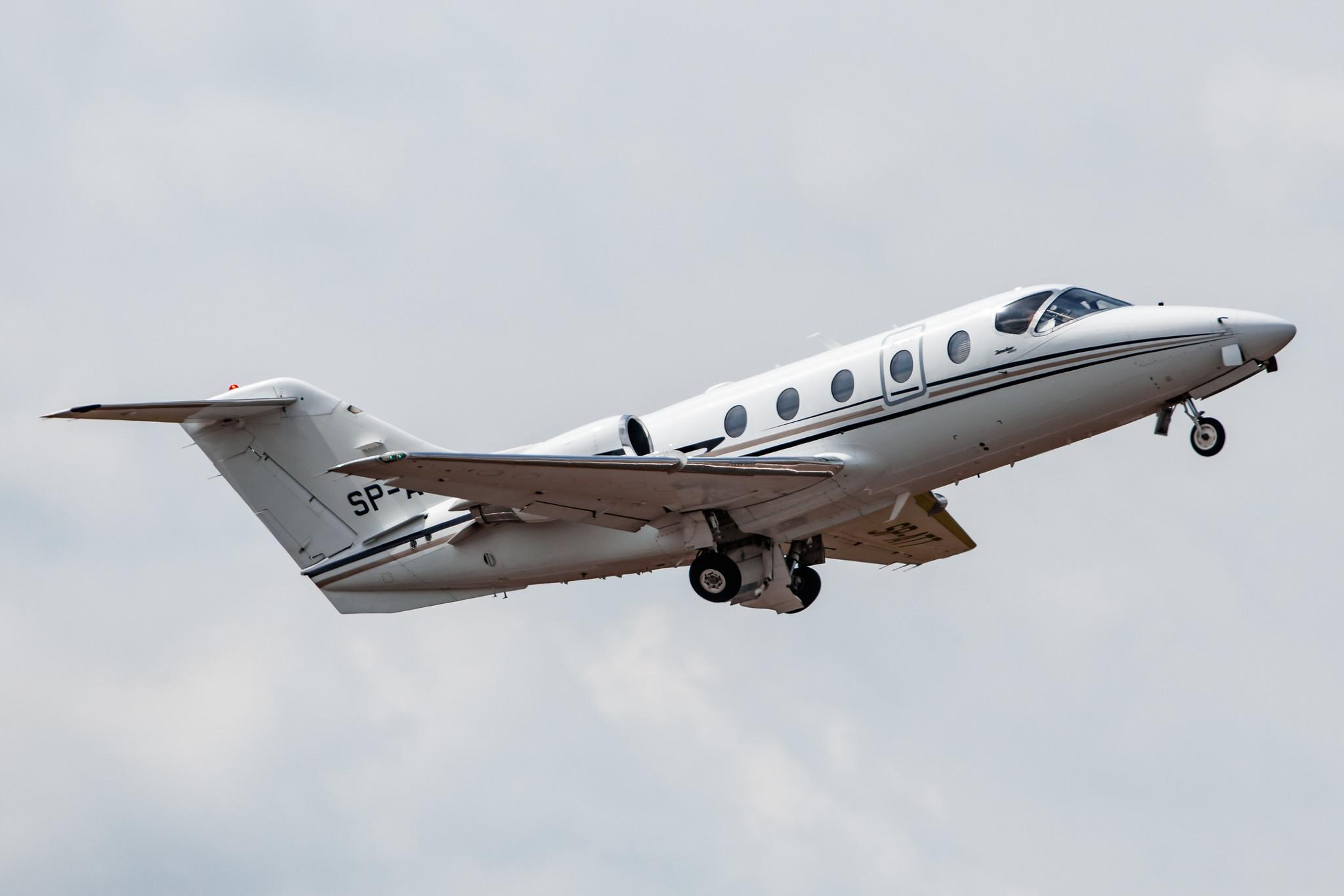Hamburg Airport: Smart Jet |  Hawker Beechcraft 400XP BE40 | SP-ATT | MSN RK-480