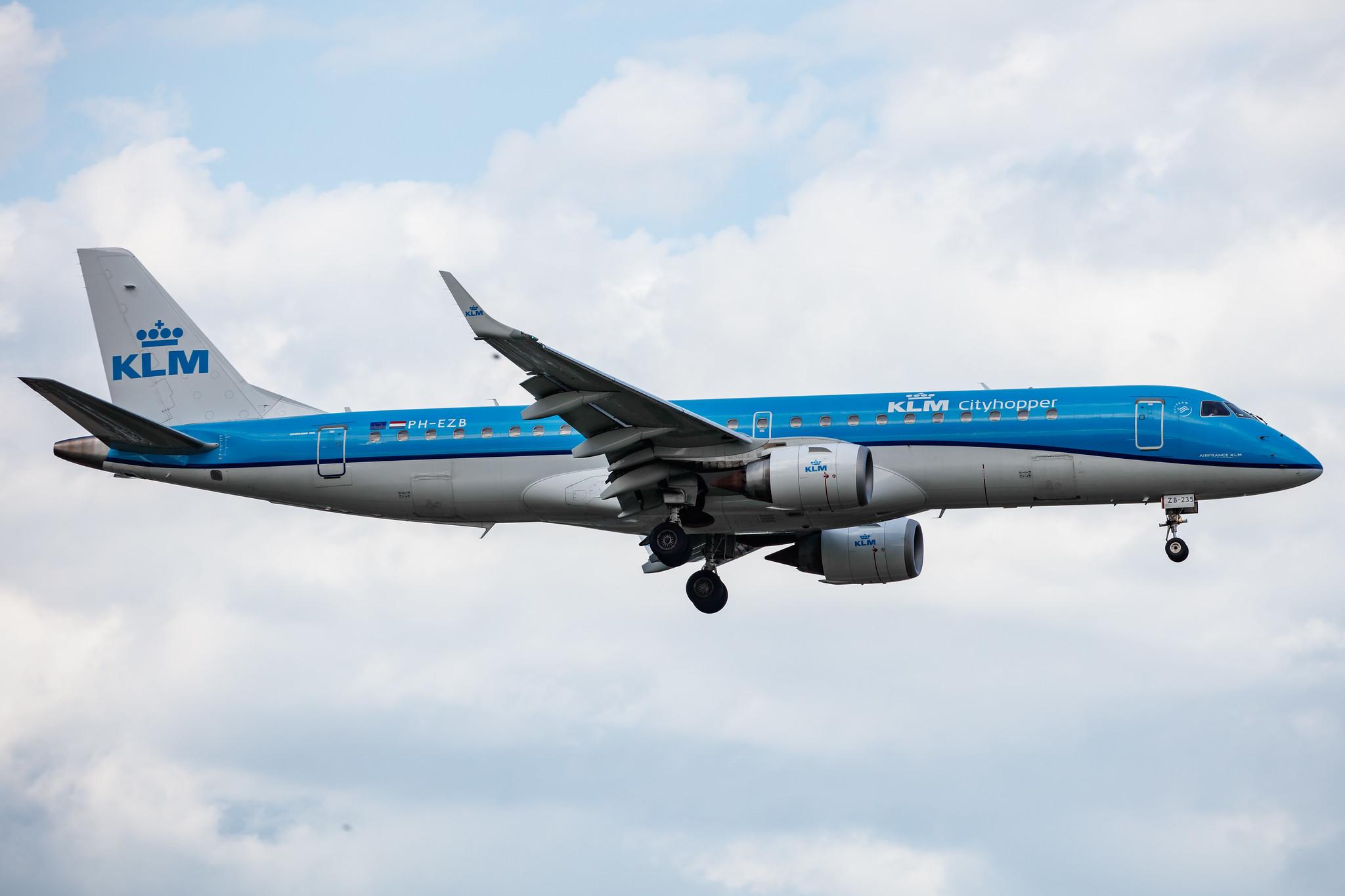 Hamburg Airport: KLM (KL / KLM) | Operator: KLM Cityhopper |  Embraer E190STD E190 | PH-EZB | MSN 19000235