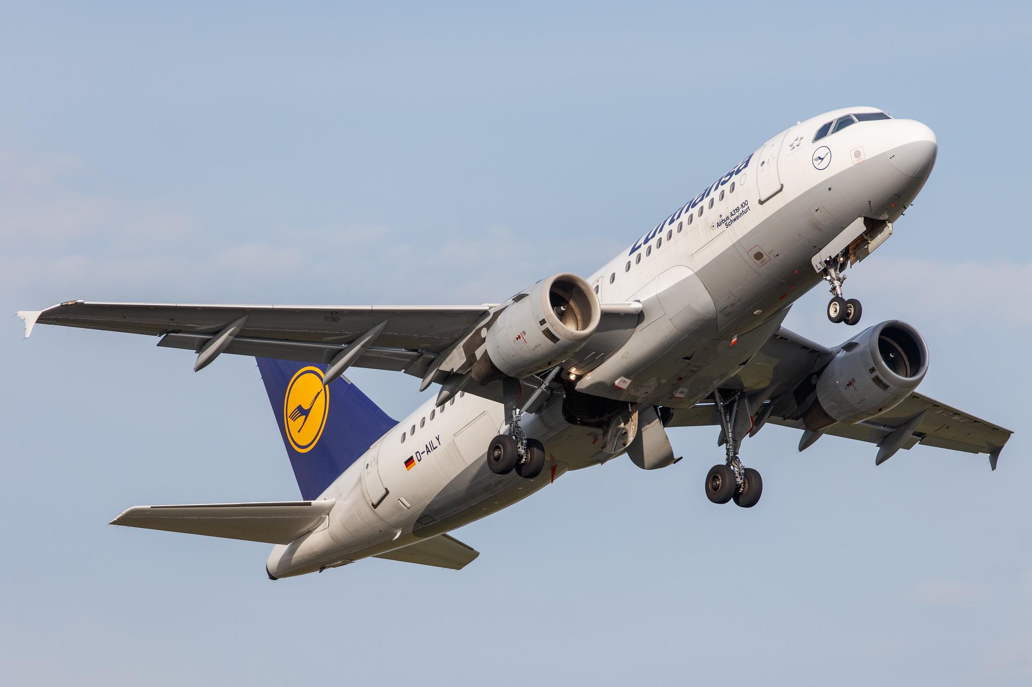 Hamburg Airport: Lufthansa (LH / DLH) |  Airbus A319-114 A319 | D-AILY | MSN 0875