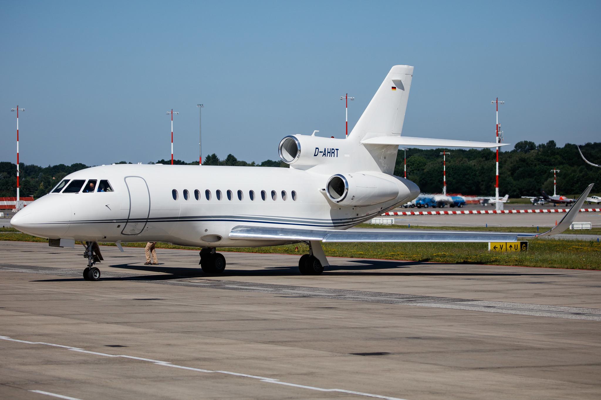 Hamburg Airport: Heron Luftfahrt |  Dassault Falcon 900LX F900 | D-AHRT | MSN 266