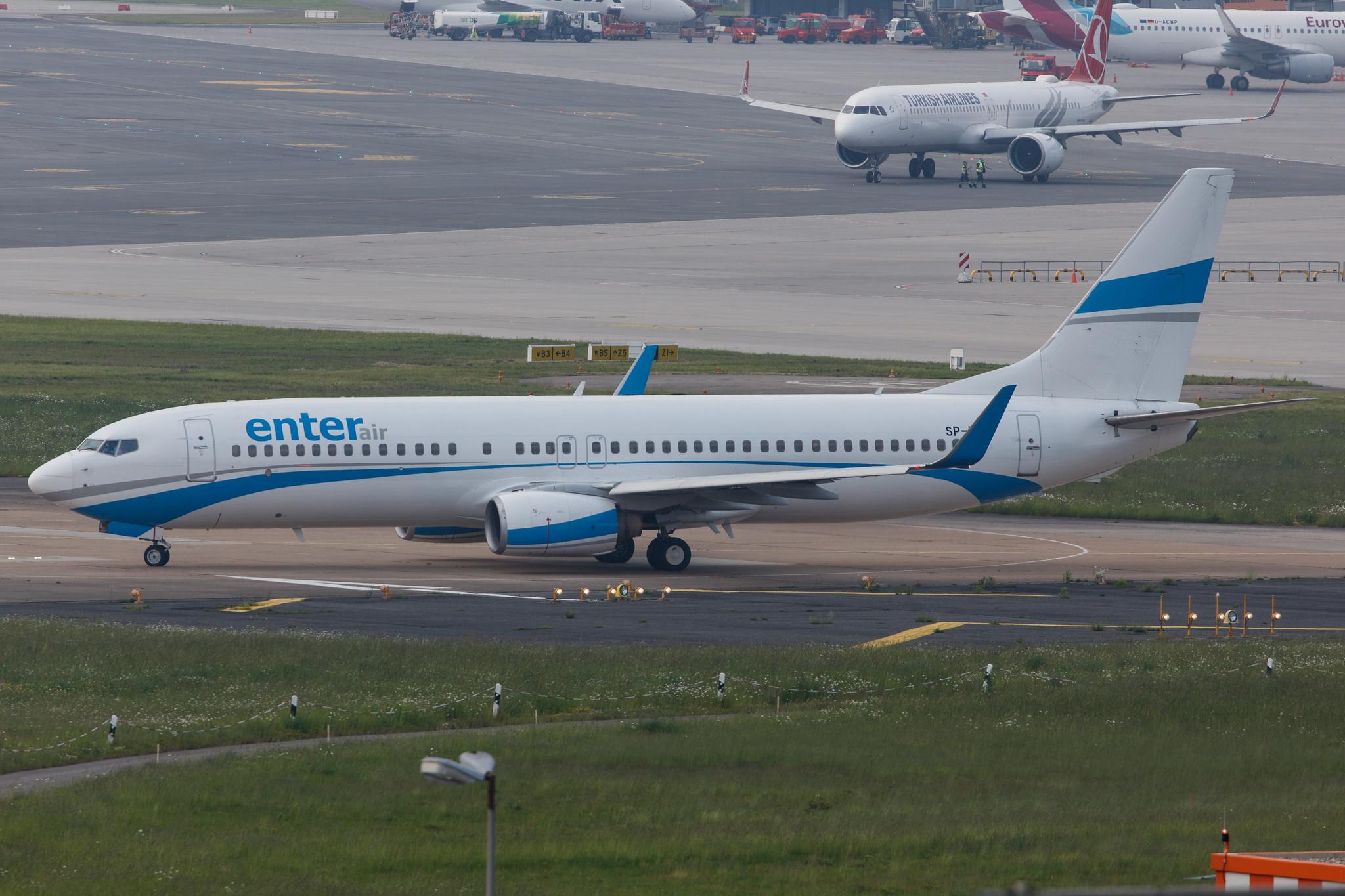Hamburg Airport: Enter Air (E4 / ENT) |  Boeing 737-81M B738 | SP-ESH | MSN 35287