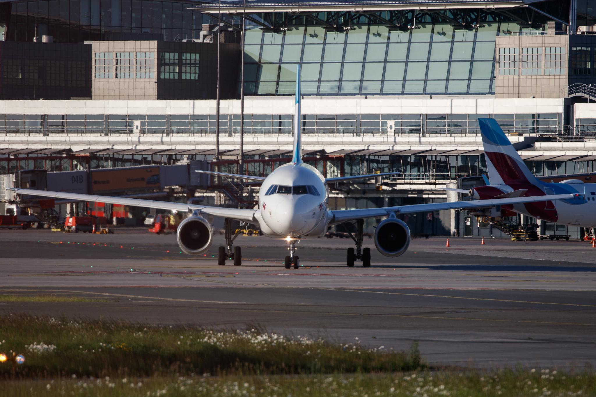 Hamburg Airport: Eurowings (EW / EWG) |  Airbus A320-214 A320 | D-ABHF | MSN 2749