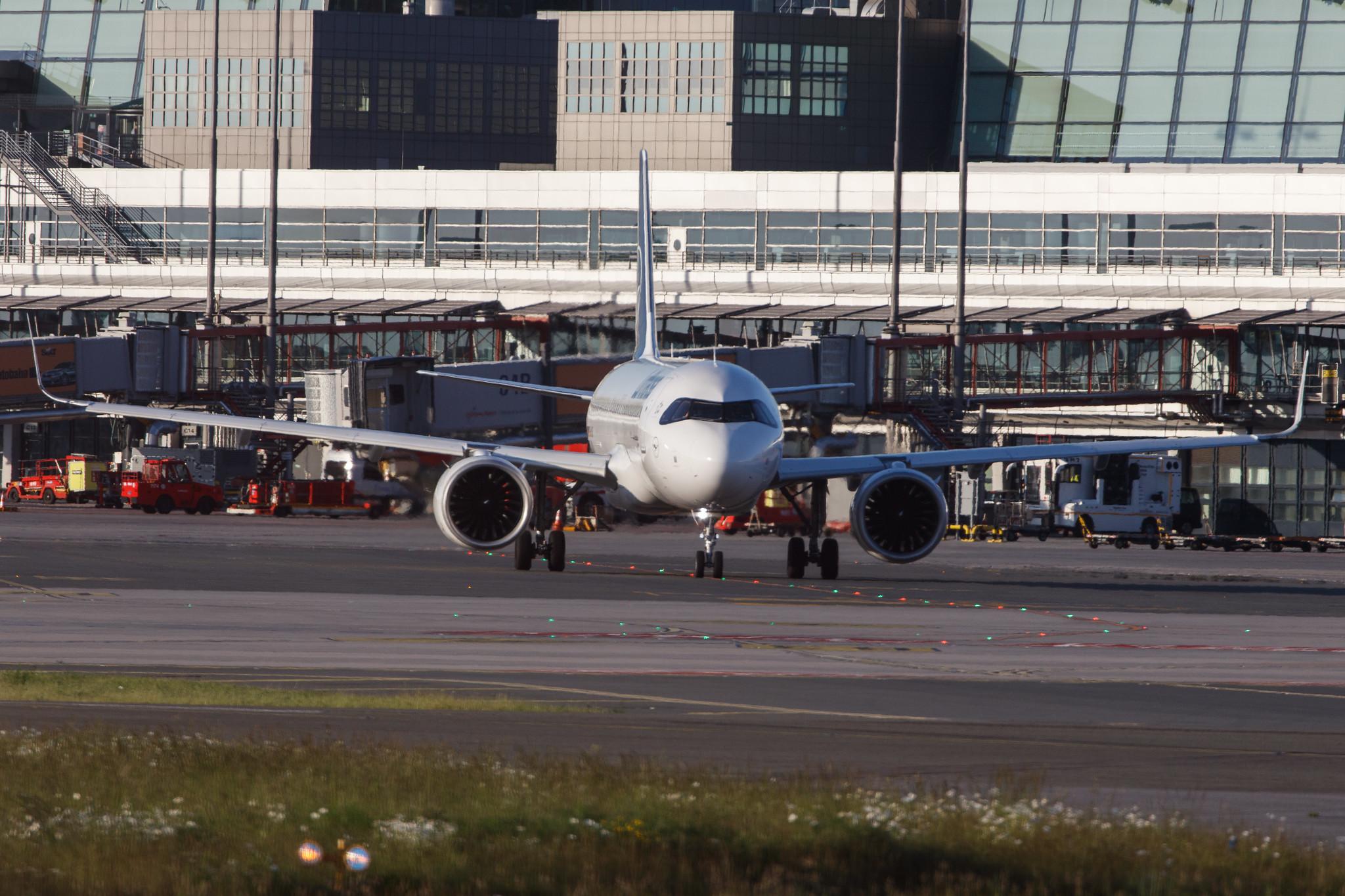 Hamburg Airport: Lufthansa (LH / DLH) |  Airbus A320-271N A20N | D-AIJD | MSN 10281