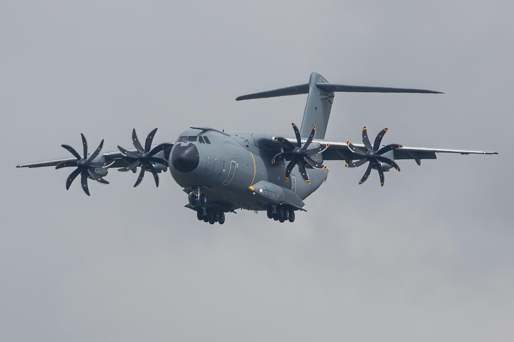 Hamburg Airport: Luxembourg Armed Forces |  Airbus A400M-180 A400 | CT-01 | MSN 104