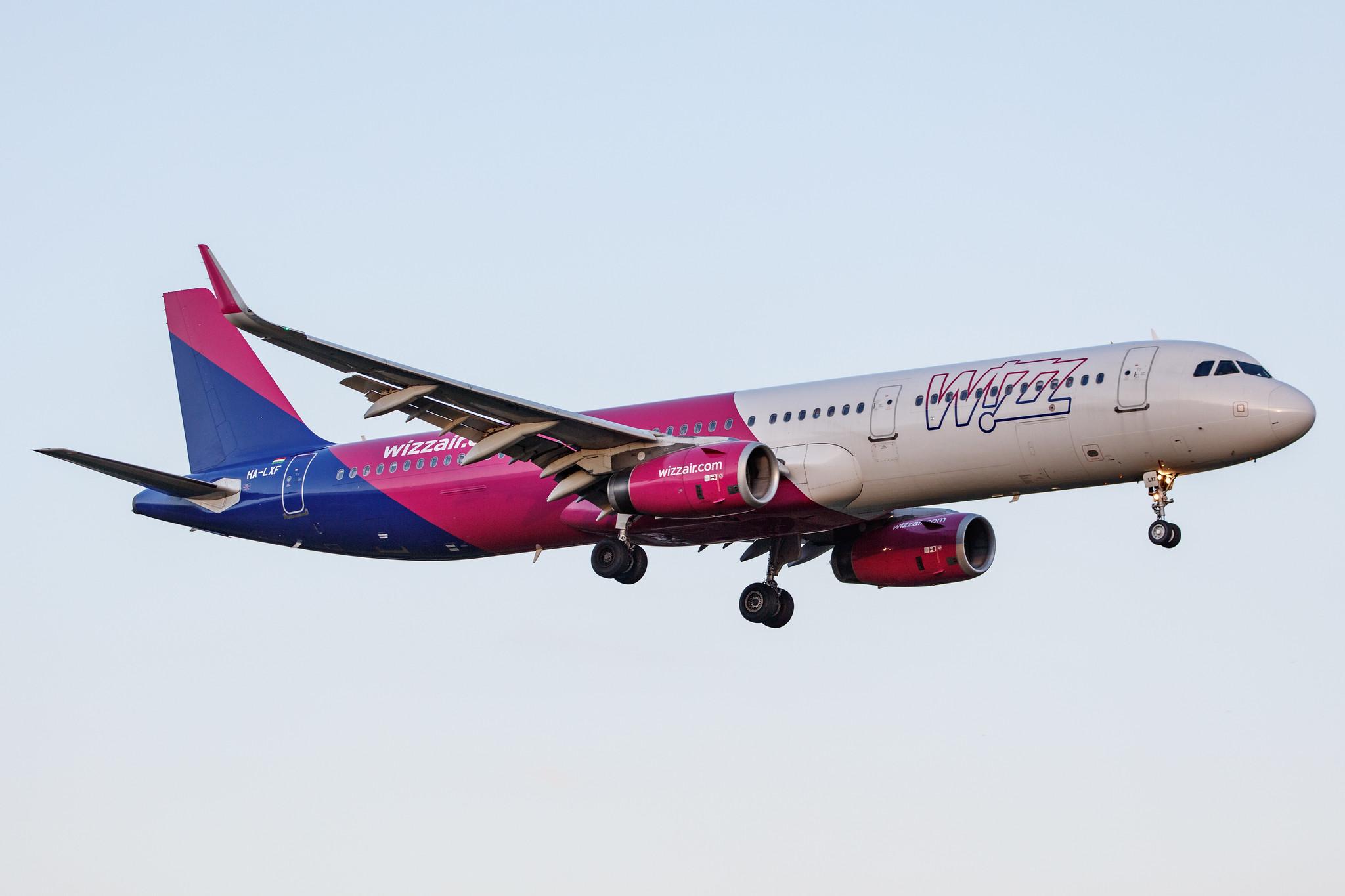 Hamburg Airport: Wizz Air (W6 / WZZ) |  Airbus A321-231 A321 | HA-LXF | MSN 7155