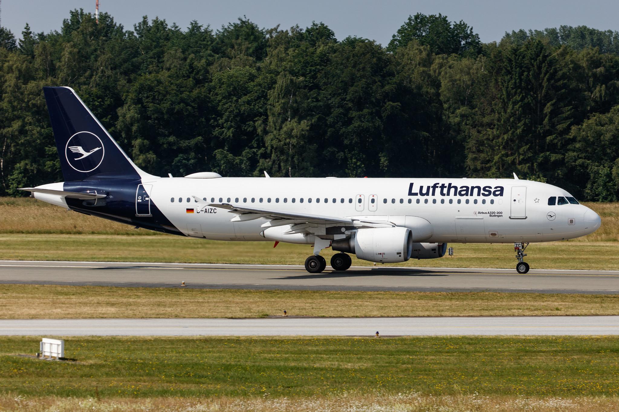 Hamburg Airport: Lufthansa (LH / DLH) |  Airbus A320-214 A320 | D-AIZC | MSN 4153